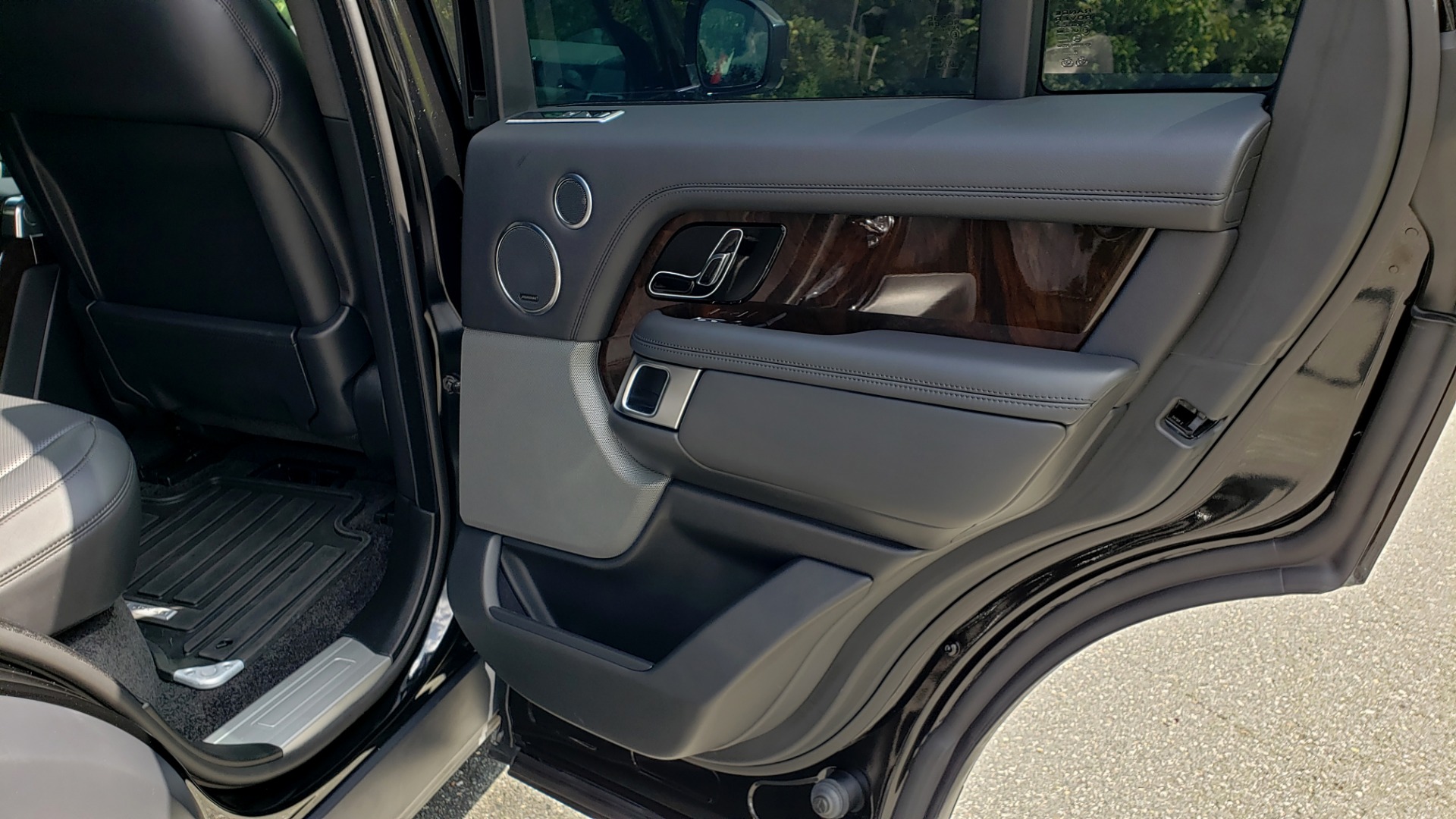 Used 2019 Land Rover RANGE ROVER SCV8 / NAV / PANO-ROOF / MERIDIAN / REARVIEW for sale Sold at Formula Imports in Charlotte NC 28227 86