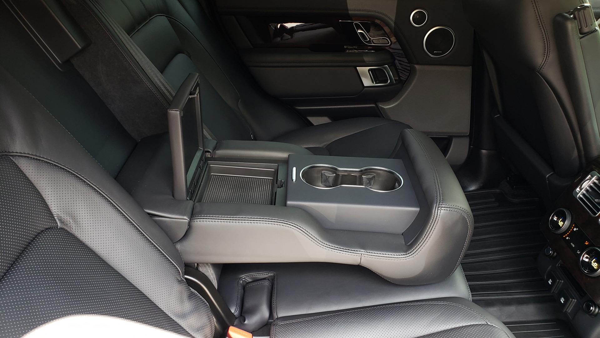 Used 2019 Land Rover RANGE ROVER SCV8 / NAV / PANO-ROOF / MERIDIAN / REARVIEW for sale Sold at Formula Imports in Charlotte NC 28227 90