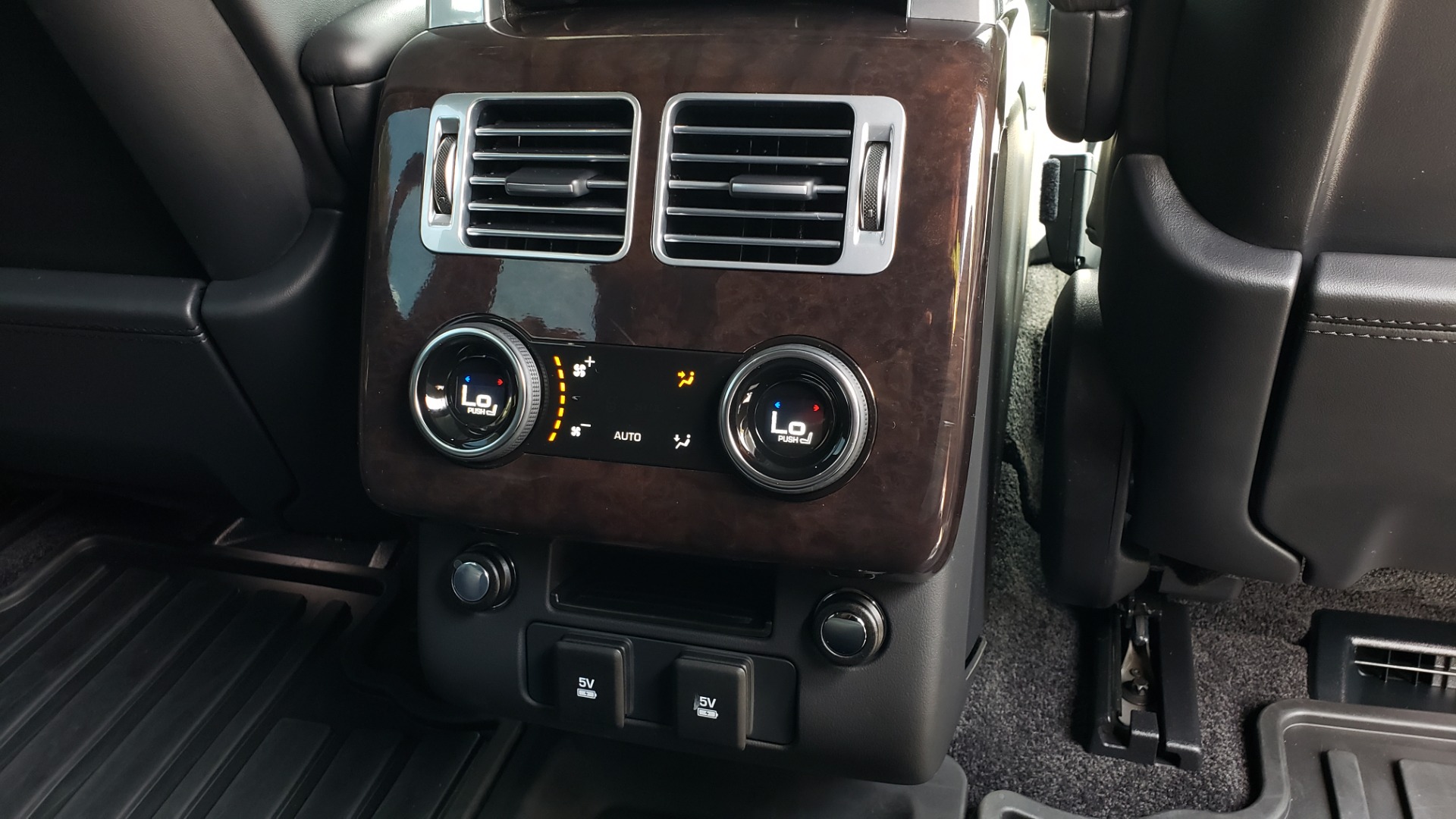 Used 2019 Land Rover RANGE ROVER SCV8 / NAV / PANO-ROOF / MERIDIAN / REARVIEW for sale Sold at Formula Imports in Charlotte NC 28227 93
