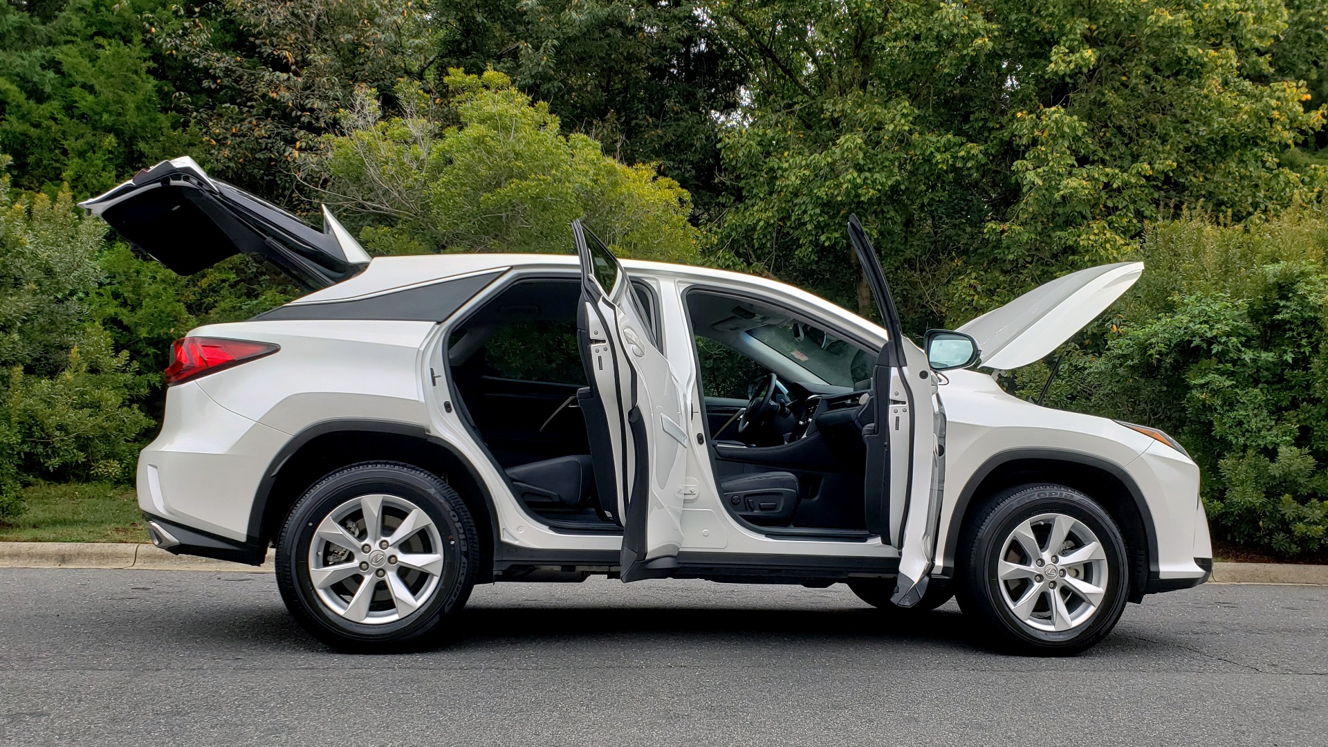 Used 2016 Lexus RX 350 FWD / 4-DR / 3.5L V6 / 8-SPD AUTO / LEATHER / REARVIEW for sale Sold at Formula Imports in Charlotte NC 28227 11