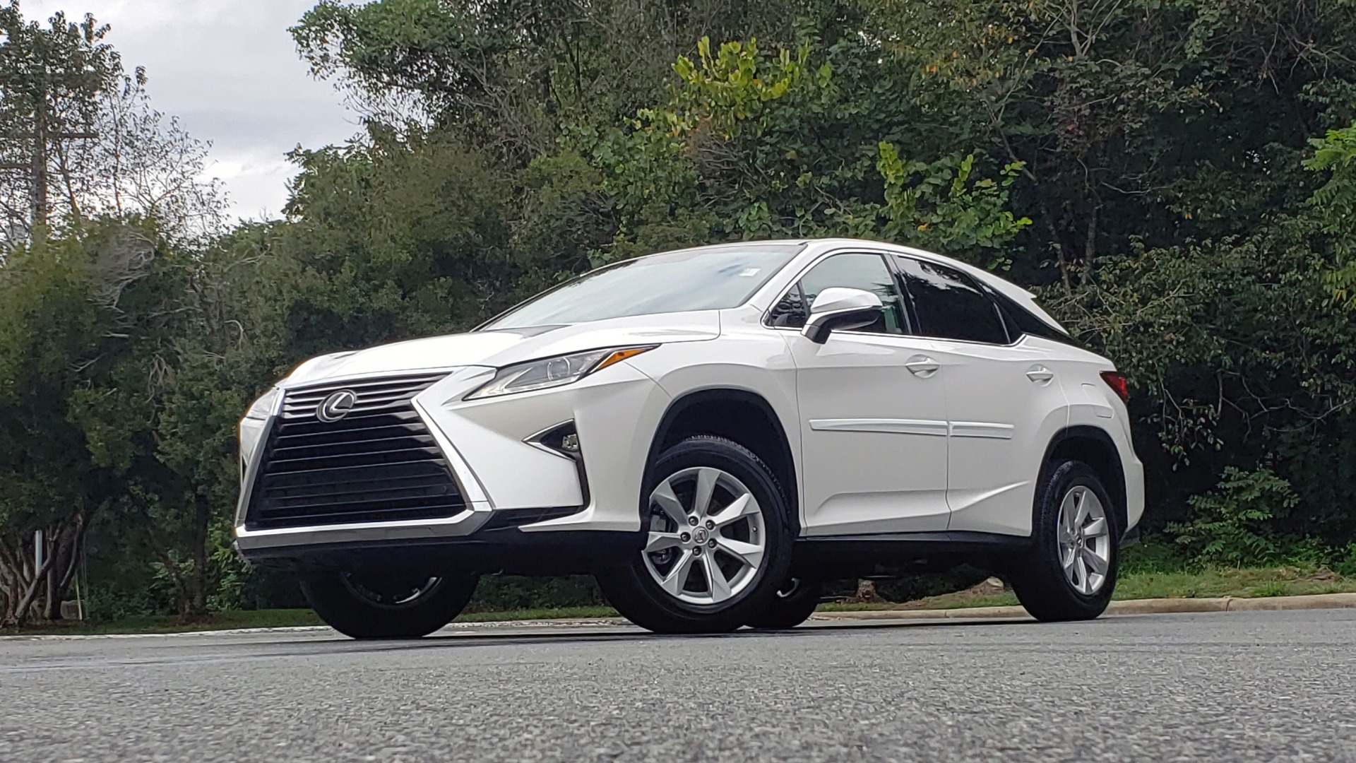 Used 2016 Lexus RX 350 FWD / 4-DR / 3.5L V6 / 8-SPD AUTO / LEATHER / REARVIEW for sale Sold at Formula Imports in Charlotte NC 28227 2