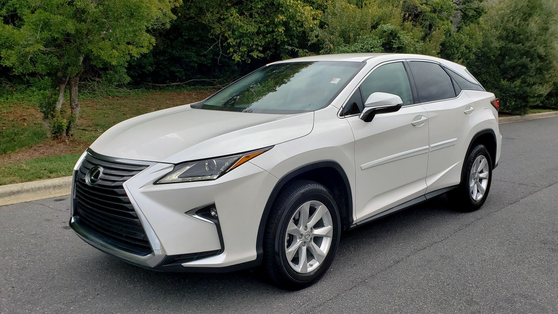 Used 2016 Lexus RX 350 FWD / 4-DR / 3.5L V6 / 8-SPD AUTO / LEATHER / REARVIEW for sale Sold at Formula Imports in Charlotte NC 28227 4