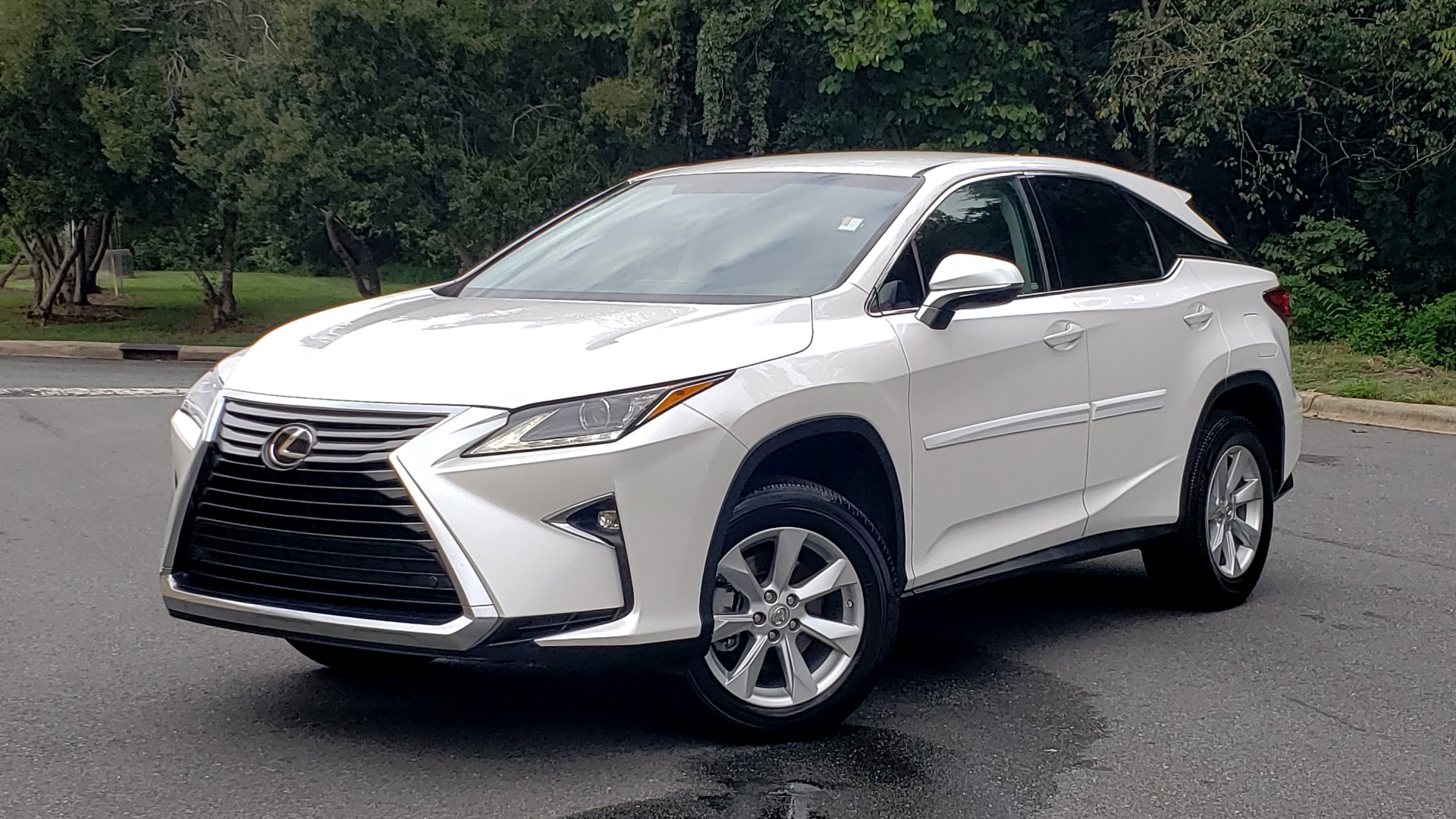 Used 2016 Lexus RX 350 FWD / 4-DR / 3.5L V6 / 8-SPD AUTO / LEATHER / REARVIEW for sale Sold at Formula Imports in Charlotte NC 28227 1