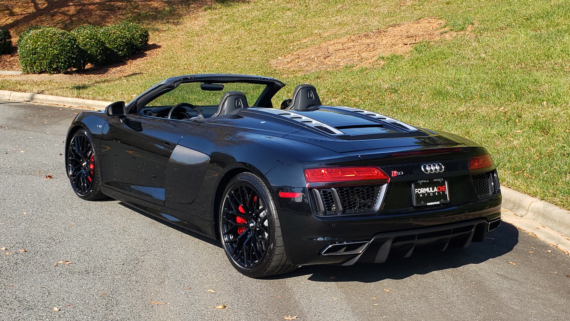 Used 2017 Audi R8 SPYDER V10 S-TRONIC / CARBON EXT & INT PKG / NAV / REARVIEW for sale Sold at Formula Imports in Charlotte NC 28227 10