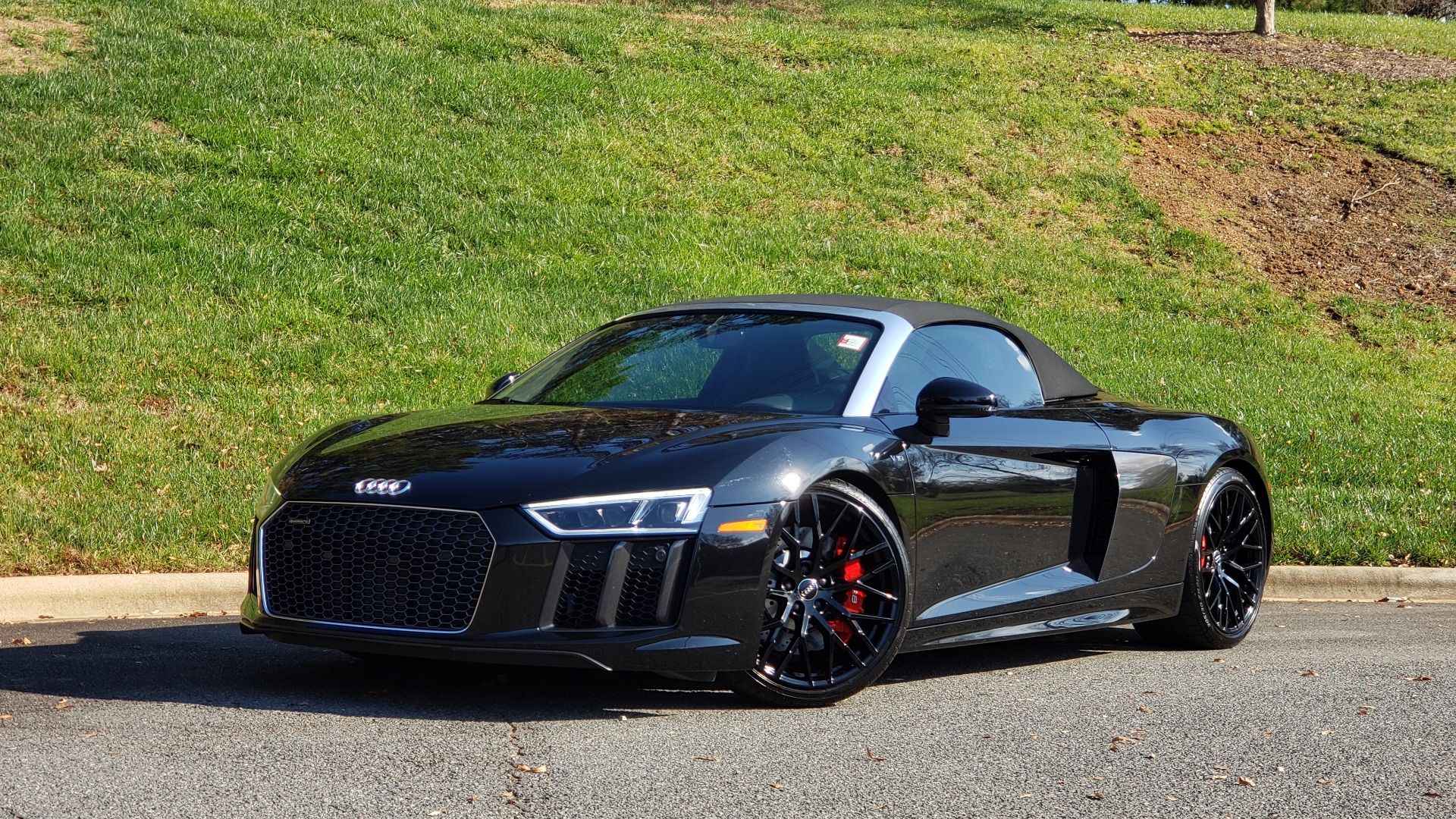 Used 2017 Audi R8 SPYDER V10 S-TRONIC / CARBON EXT & INT PKG / NAV / REARVIEW for sale Sold at Formula Imports in Charlotte NC 28227 5