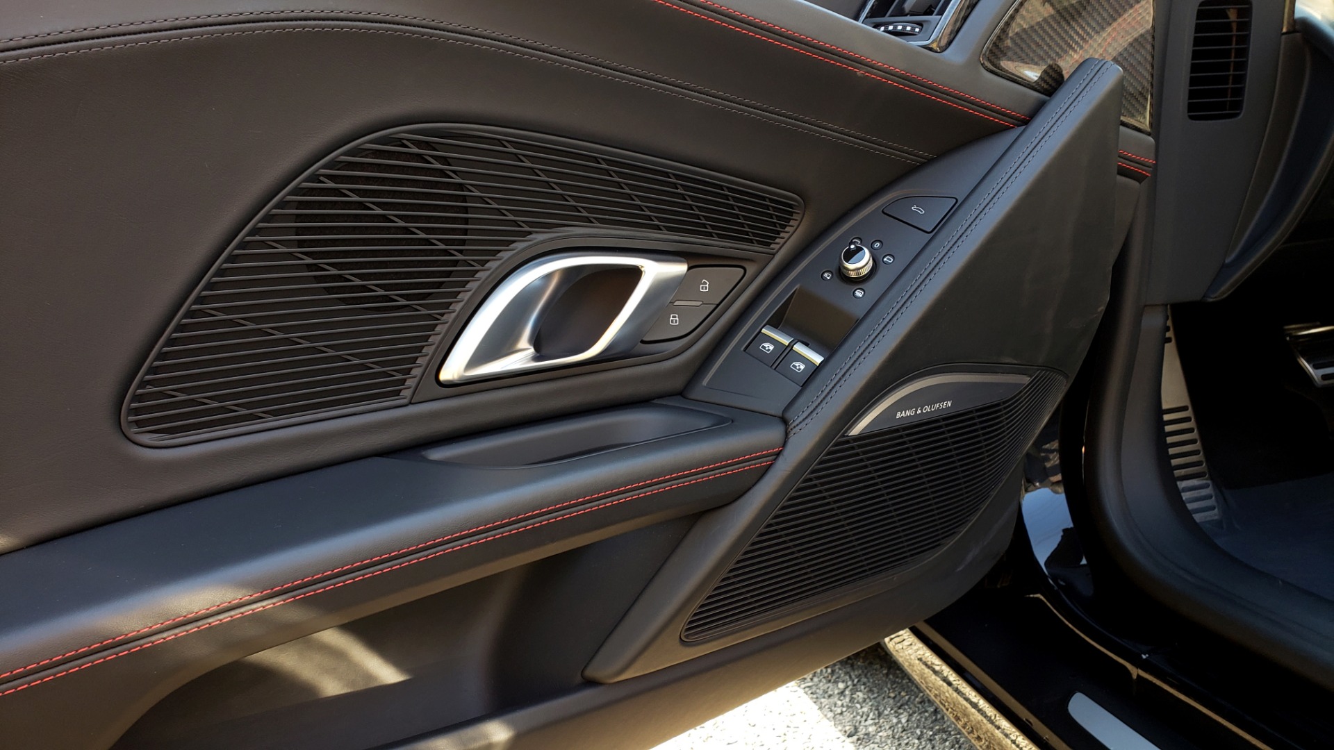 Used 2017 Audi R8 SPYDER V10 S-TRONIC / CARBON EXT & INT PKG / NAV / REARVIEW for sale Sold at Formula Imports in Charlotte NC 28227 58