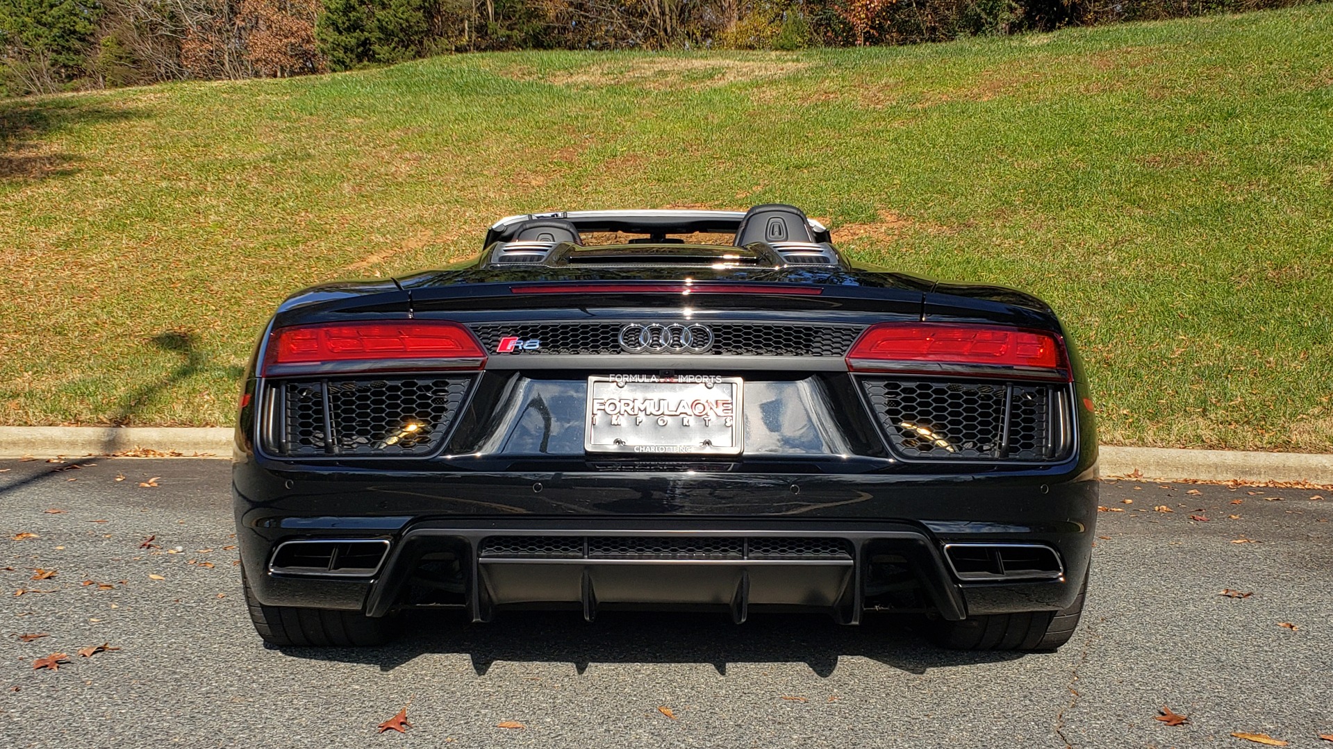 Used 2017 Audi R8 SPYDER V10 S-TRONIC / CARBON EXT & INT PKG / NAV / REARVIEW for sale Sold at Formula Imports in Charlotte NC 28227 61