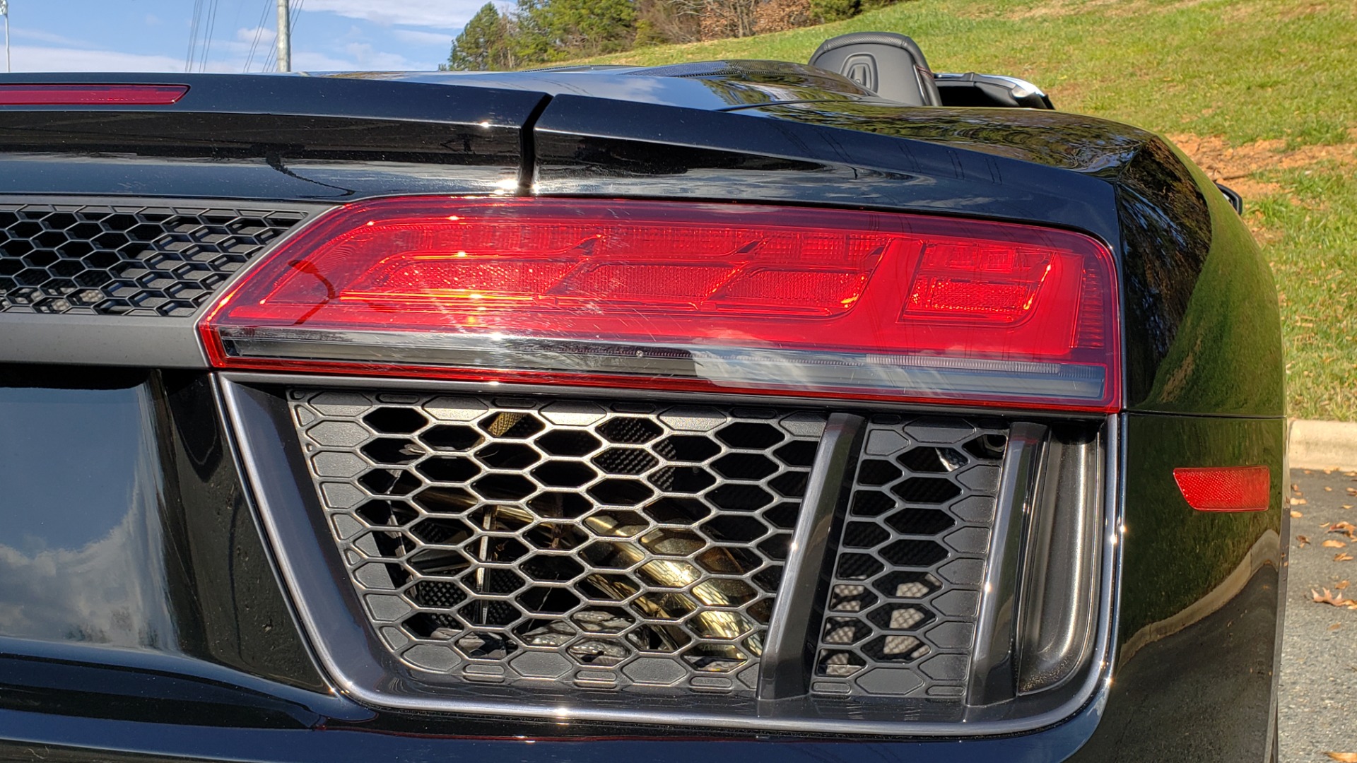 Used 2017 Audi R8 SPYDER V10 S-TRONIC / CARBON EXT & INT PKG / NAV / REARVIEW for sale Sold at Formula Imports in Charlotte NC 28227 63