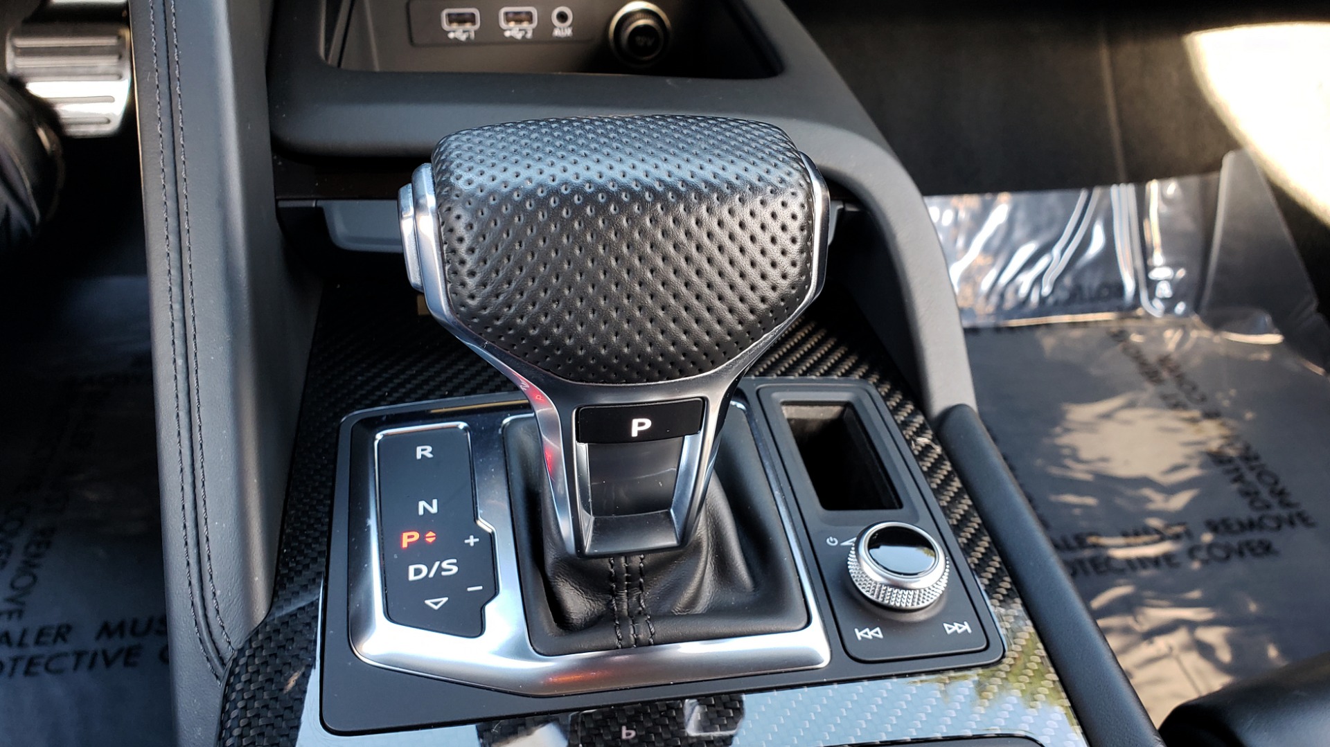 Used 2017 Audi R8 SPYDER V10 S-TRONIC / CARBON EXT & INT PKG / NAV / REARVIEW for sale Sold at Formula Imports in Charlotte NC 28227 75