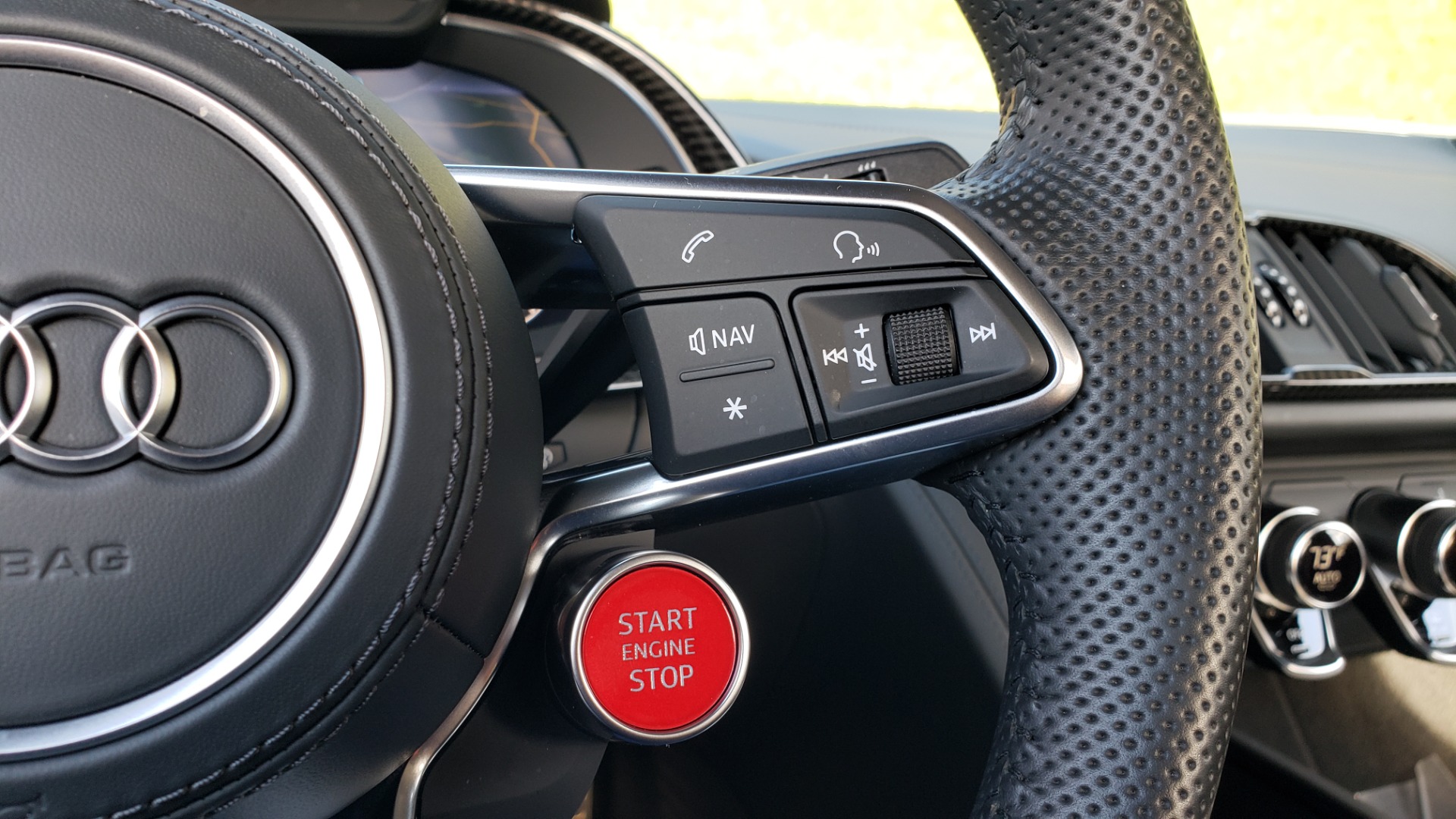 Used 2017 Audi R8 SPYDER V10 S-TRONIC / CARBON EXT & INT PKG / NAV / REARVIEW for sale Sold at Formula Imports in Charlotte NC 28227 81