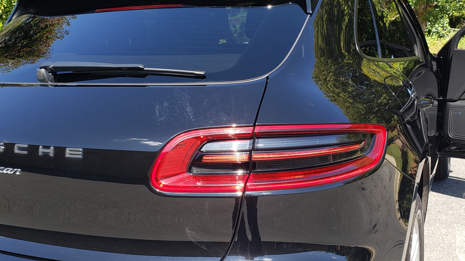 Used 2018 Porsche MACAN PREMIUM PKG PLUS / NAV / PDK / BOSE / REARVIEW for sale Sold at Formula Imports in Charlotte NC 28227 32