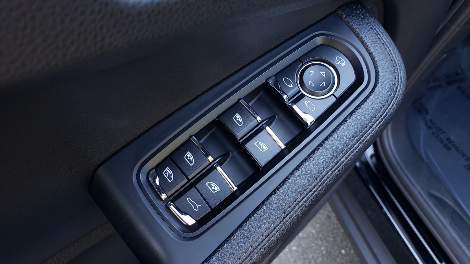 Used 2018 Porsche MACAN PREMIUM PKG PLUS / NAV / PDK / BOSE / REARVIEW for sale Sold at Formula Imports in Charlotte NC 28227 36