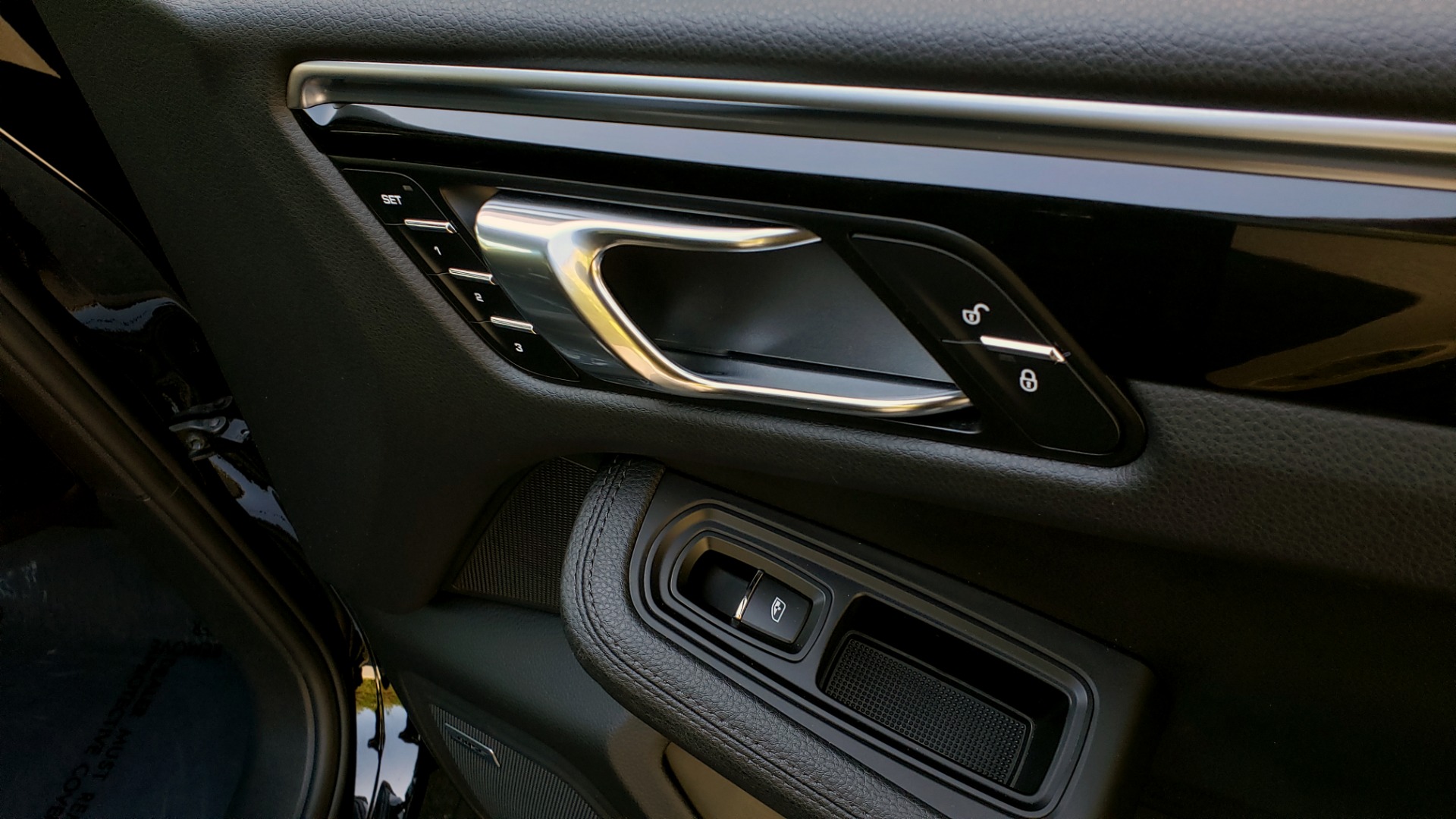 Used 2018 Porsche MACAN PREMIUM PKG PLUS / NAV / PDK / BOSE / REARVIEW for sale Sold at Formula Imports in Charlotte NC 28227 70