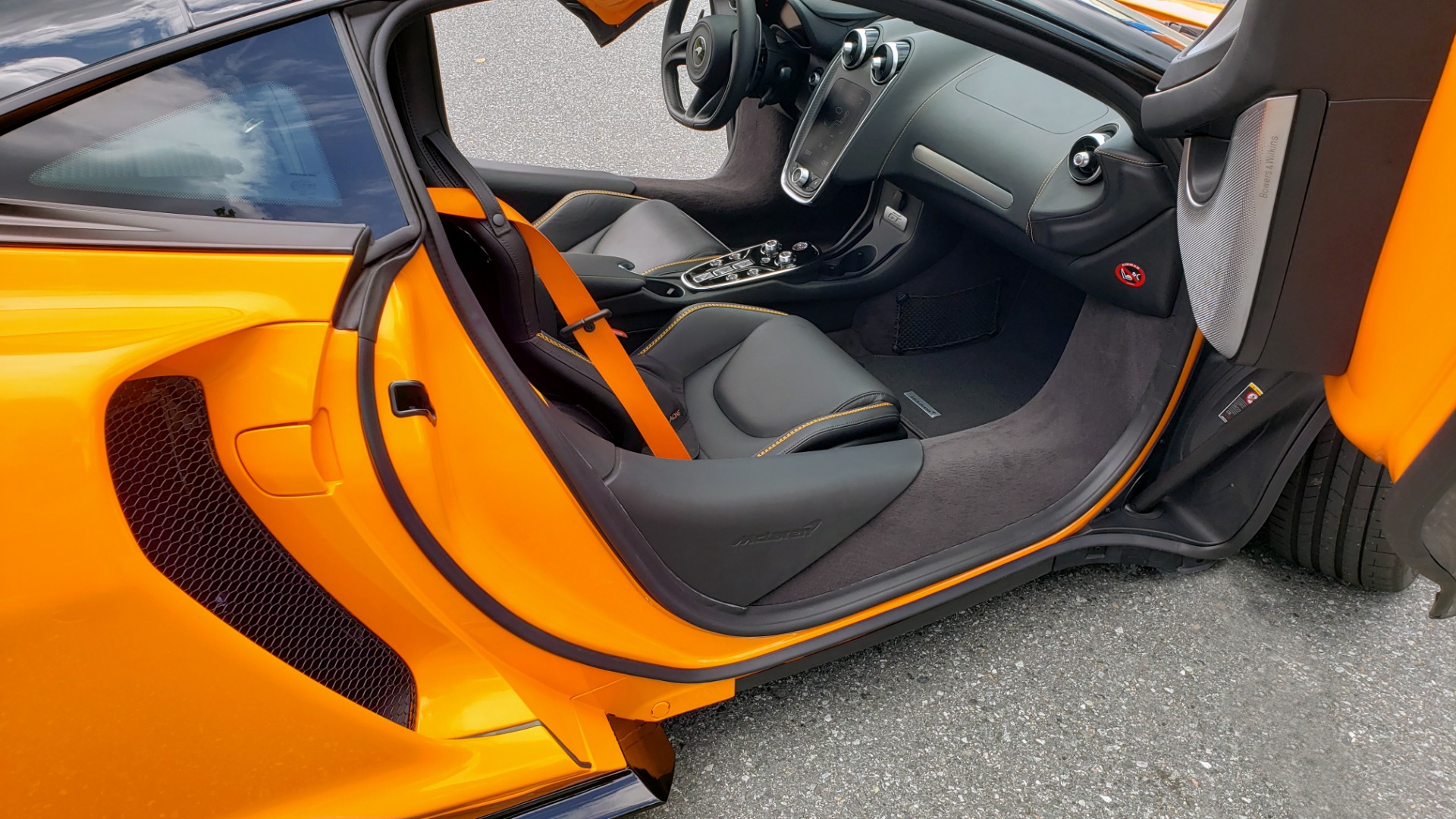 Used 2020 McLaren GT COUPE / 4.0L V8 - 612HP / RWD / NAV / REARVIEW / 20IN BLACK WHEELS for sale Sold at Formula Imports in Charlotte NC 28227 17