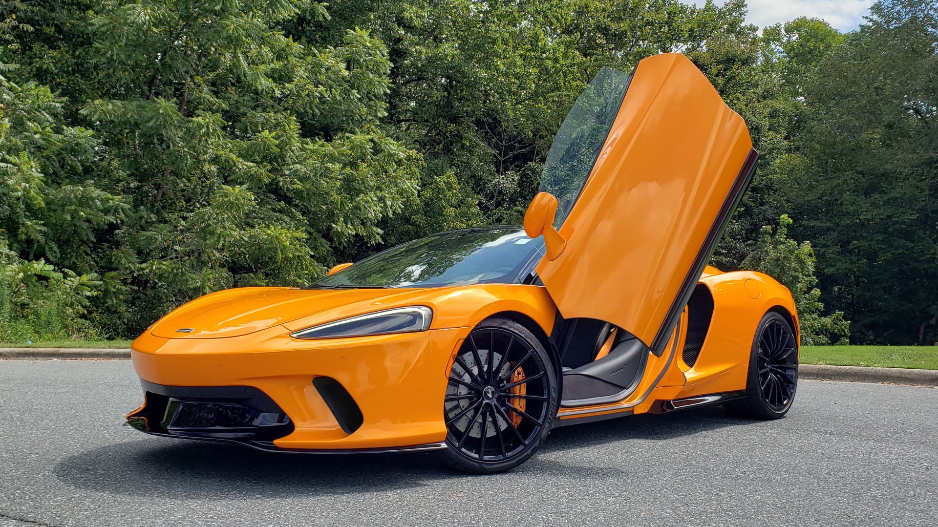 Used 2020 McLaren GT COUPE / 4.0L V8 - 612HP / RWD / NAV / REARVIEW / 20IN BLACK WHEELS for sale Sold at Formula Imports in Charlotte NC 28227 3