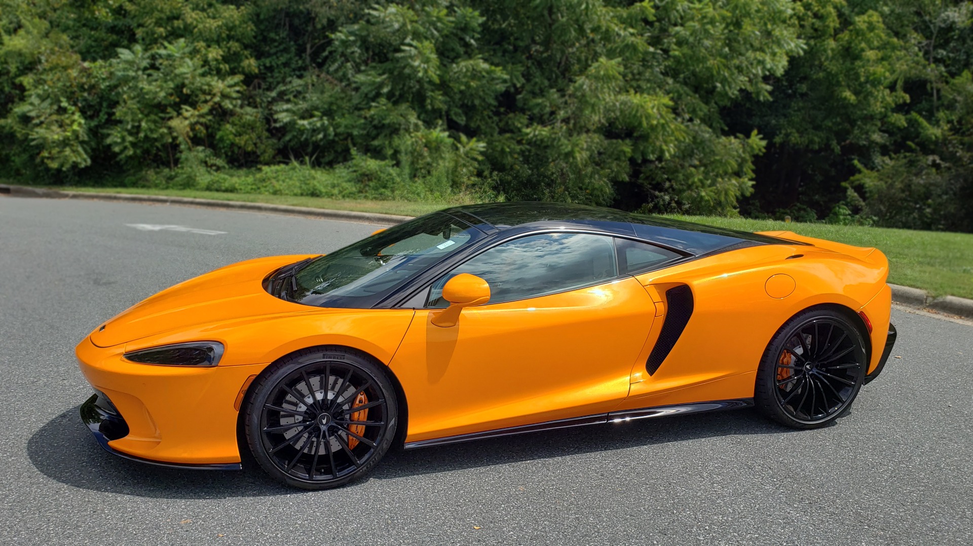 Used 2020 McLaren GT COUPE / 4.0L V8 - 612HP / RWD / NAV / REARVIEW / 20IN BLACK WHEELS for sale Sold at Formula Imports in Charlotte NC 28227 8