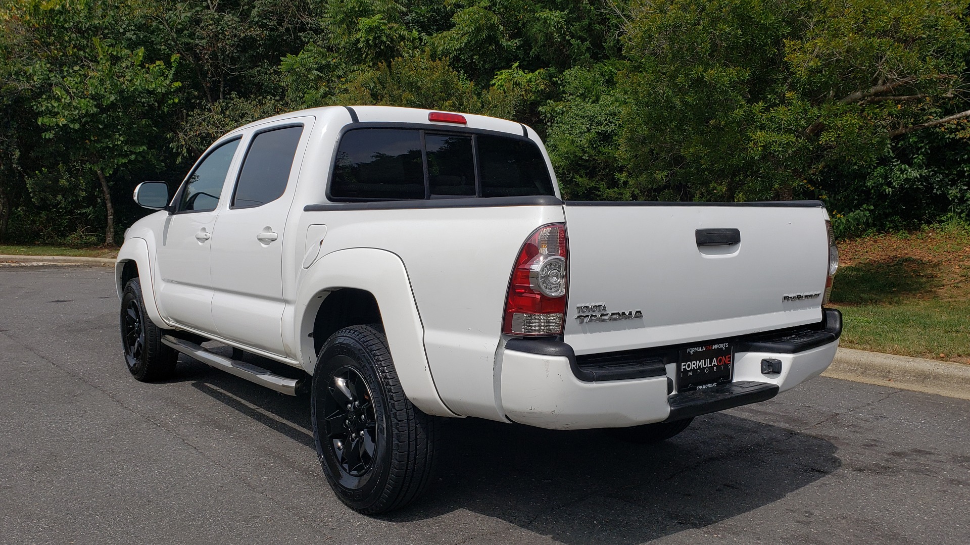 Used 2015 Toyota TACOMA PRERUNNER DOUBLE CAB/ 4-CYL / 4-SPD AUTO / SR PKG / CONV PKG for sale Sold at Formula Imports in Charlotte NC 28227 3