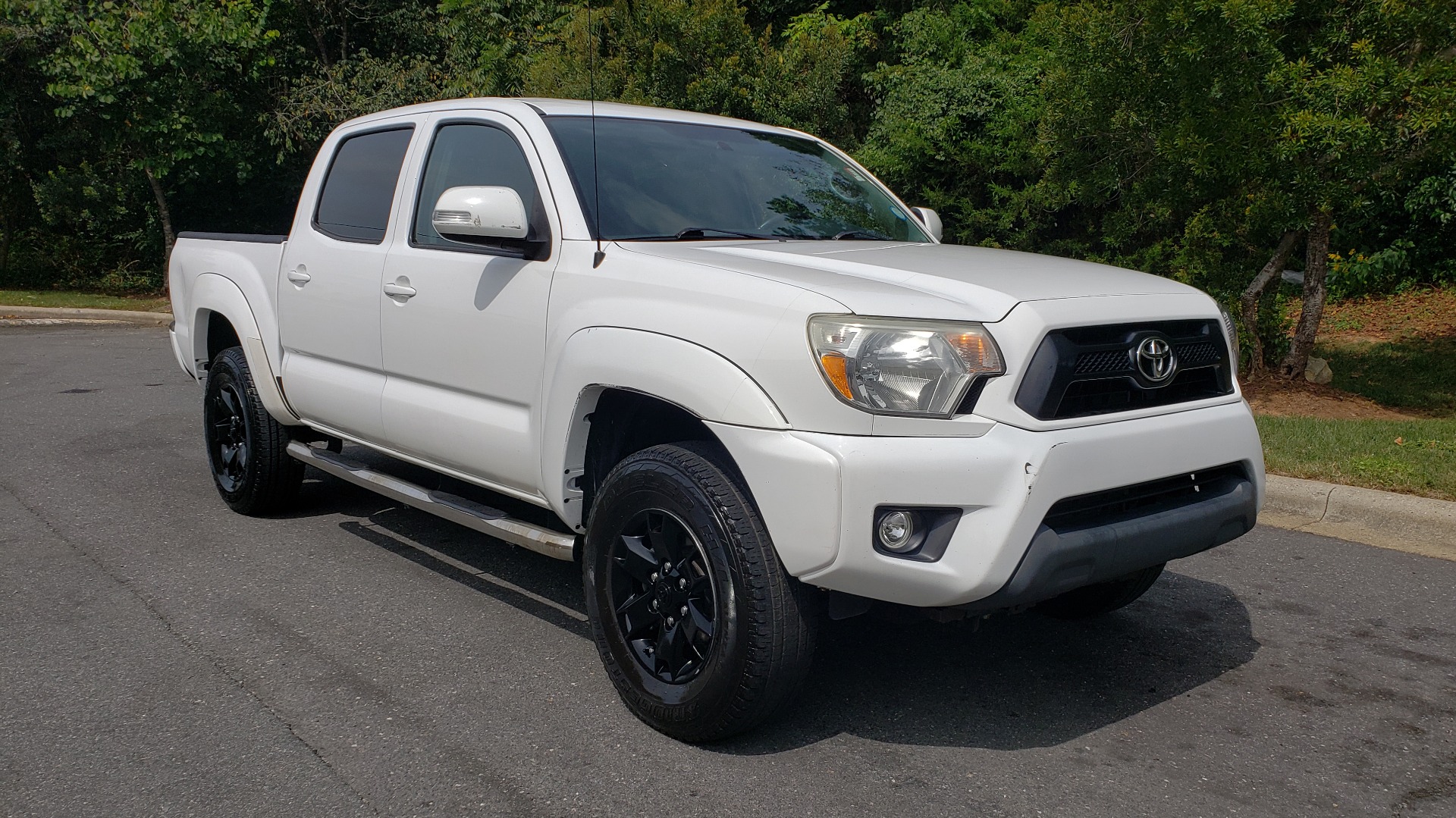 Used 2015 Toyota TACOMA PRERUNNER DOUBLE CAB/ 4-CYL / 4-SPD AUTO / SR PKG / CONV PKG for sale Sold at Formula Imports in Charlotte NC 28227 4
