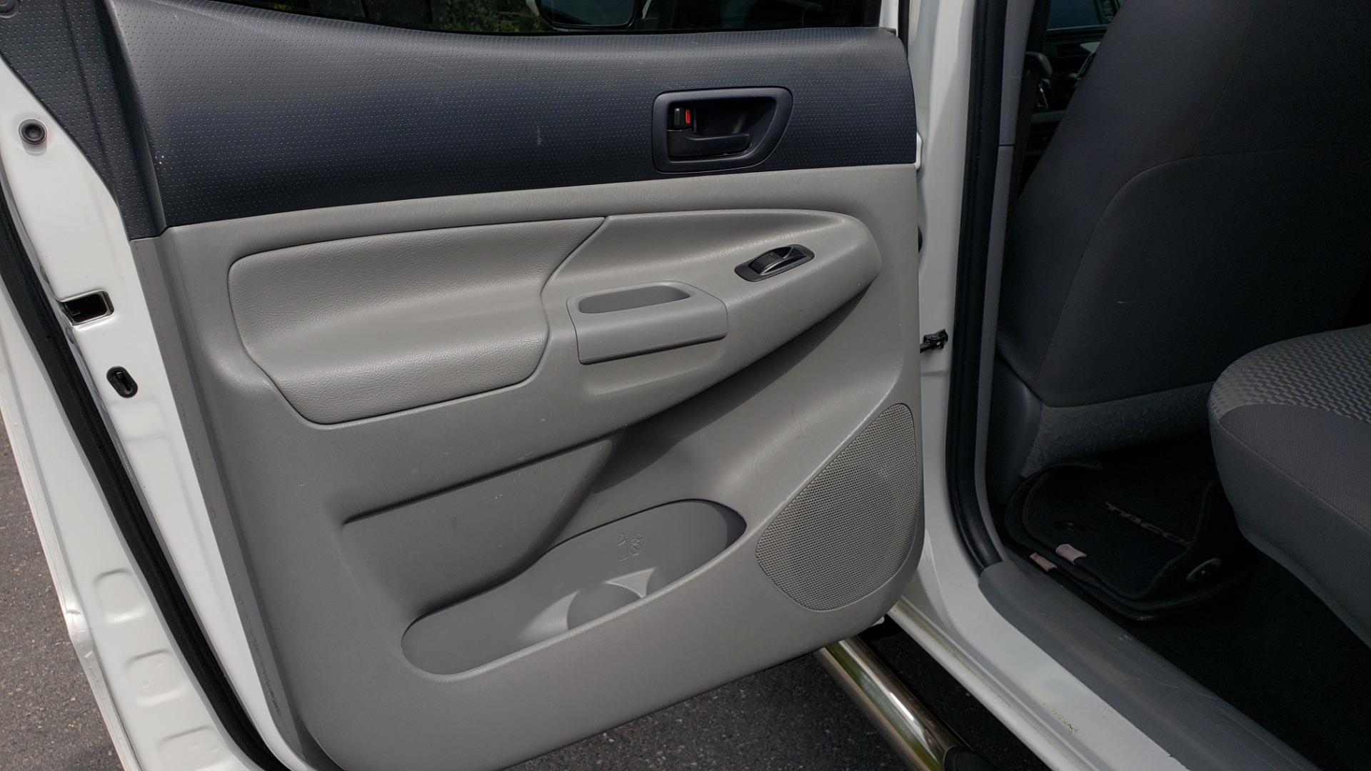 Used 2015 Toyota TACOMA PRERUNNER DOUBLE CAB/ 4-CYL / 4-SPD AUTO / SR PKG / CONV PKG for sale Sold at Formula Imports in Charlotte NC 28227 48