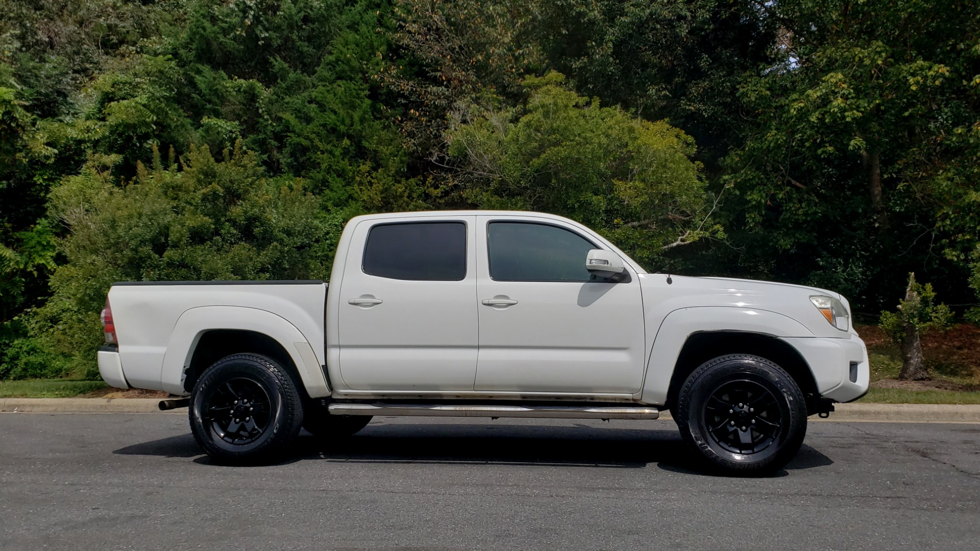 Used 2015 Toyota TACOMA PRERUNNER DOUBLE CAB/ 4-CYL / 4-SPD AUTO / SR PKG / CONV PKG for sale Sold at Formula Imports in Charlotte NC 28227 5