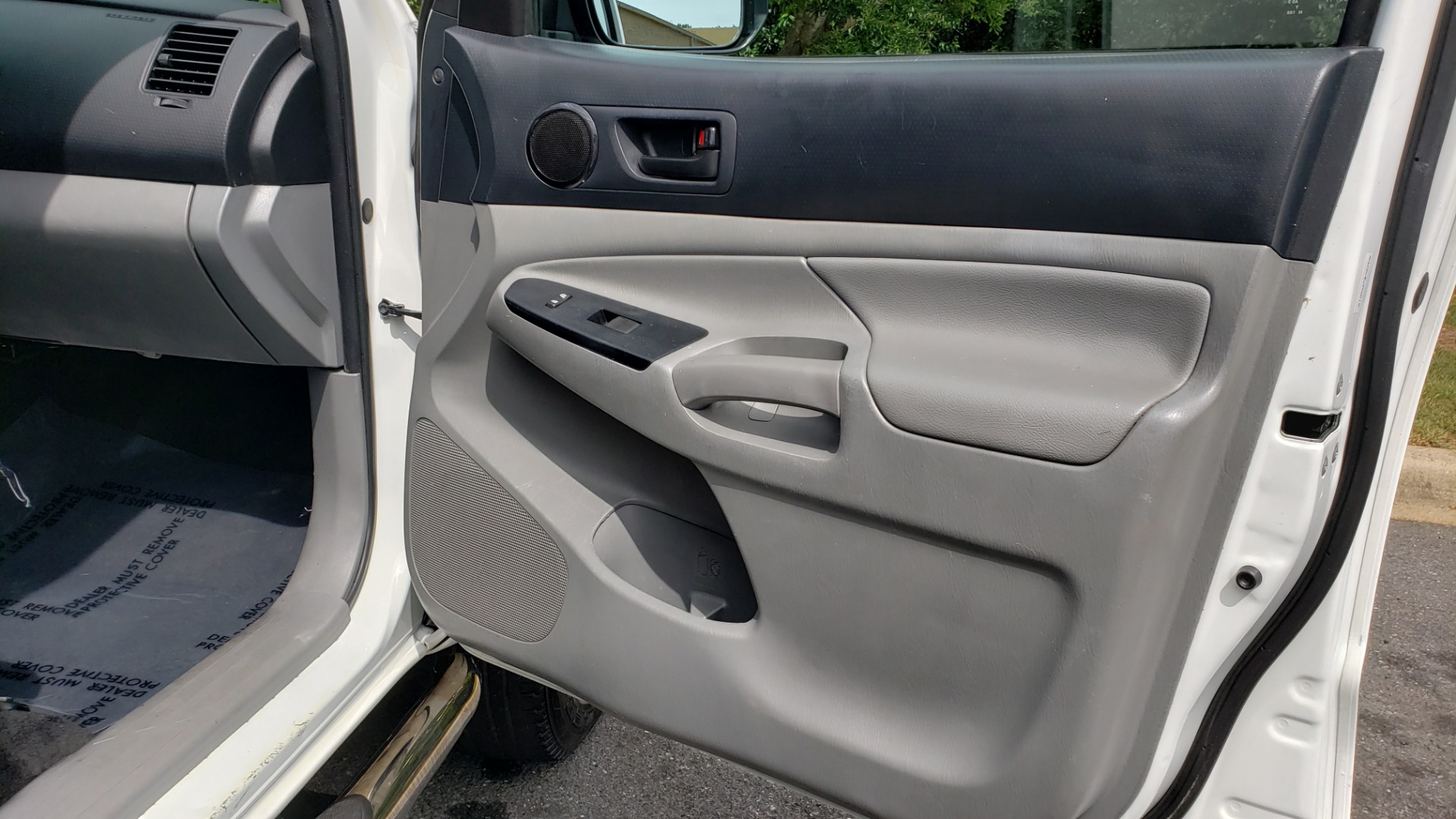 Used 2015 Toyota TACOMA PRERUNNER DOUBLE CAB/ 4-CYL / 4-SPD AUTO / SR PKG / CONV PKG for sale Sold at Formula Imports in Charlotte NC 28227 55