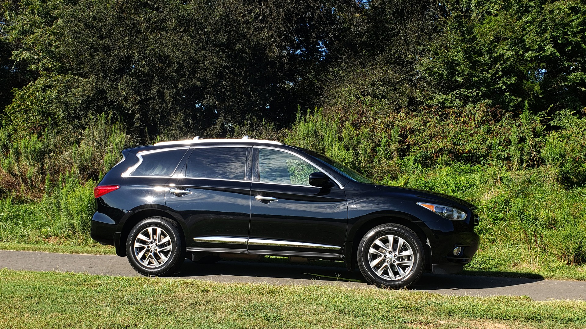 Used 2015 INFINITI QX60 AWD / PREM PLUS PKG / NAV / SUNROOF / BOSE / 3-ROW / REARVIEW for sale Sold at Formula Imports in Charlotte NC 28227 9