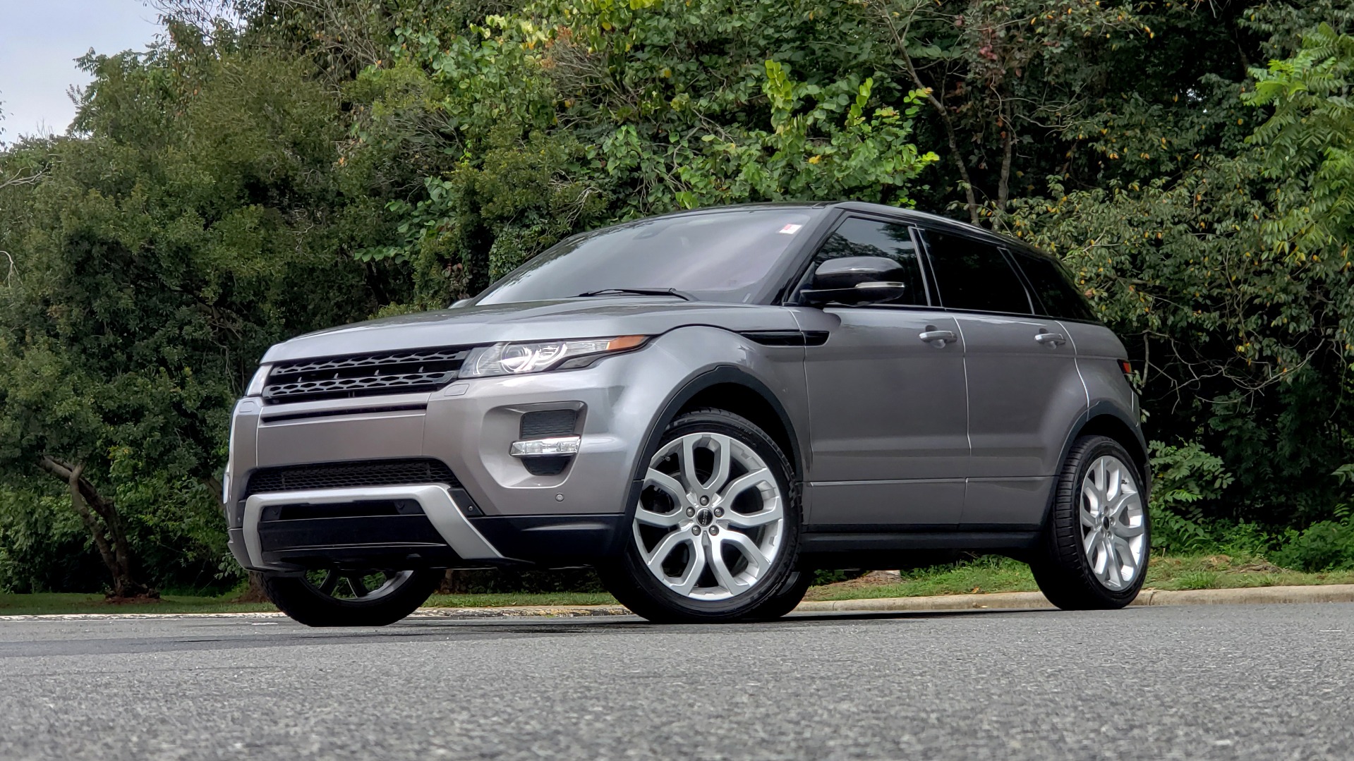 Used 2013 Land Rover RANGE ROVER EVOQUE DYNAMIC PREMIUM / NAV / PANO-ROOF / BLIND SPOT / REARVIEW for sale Sold at Formula Imports in Charlotte NC 28227 2