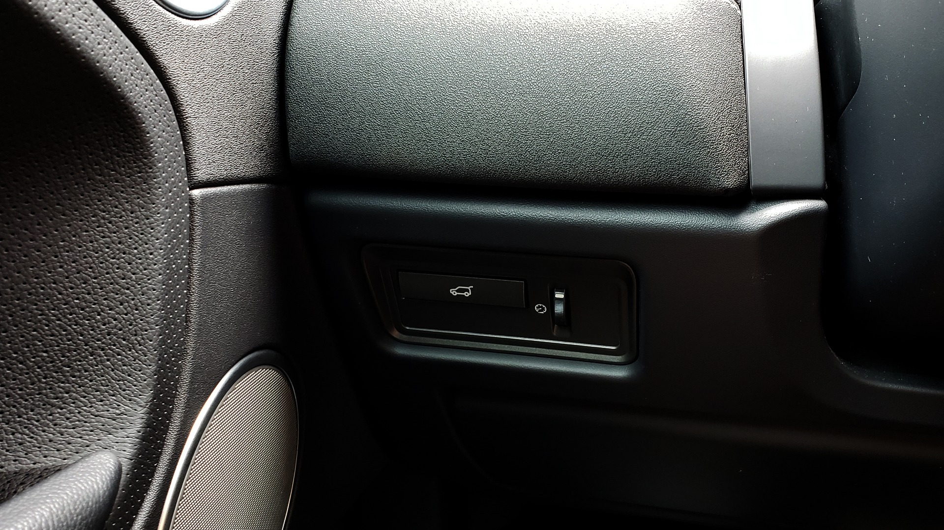 Used 2013 Land Rover RANGE ROVER EVOQUE DYNAMIC PREMIUM / NAV / PANO-ROOF / BLIND SPOT / REARVIEW for sale Sold at Formula Imports in Charlotte NC 28227 43