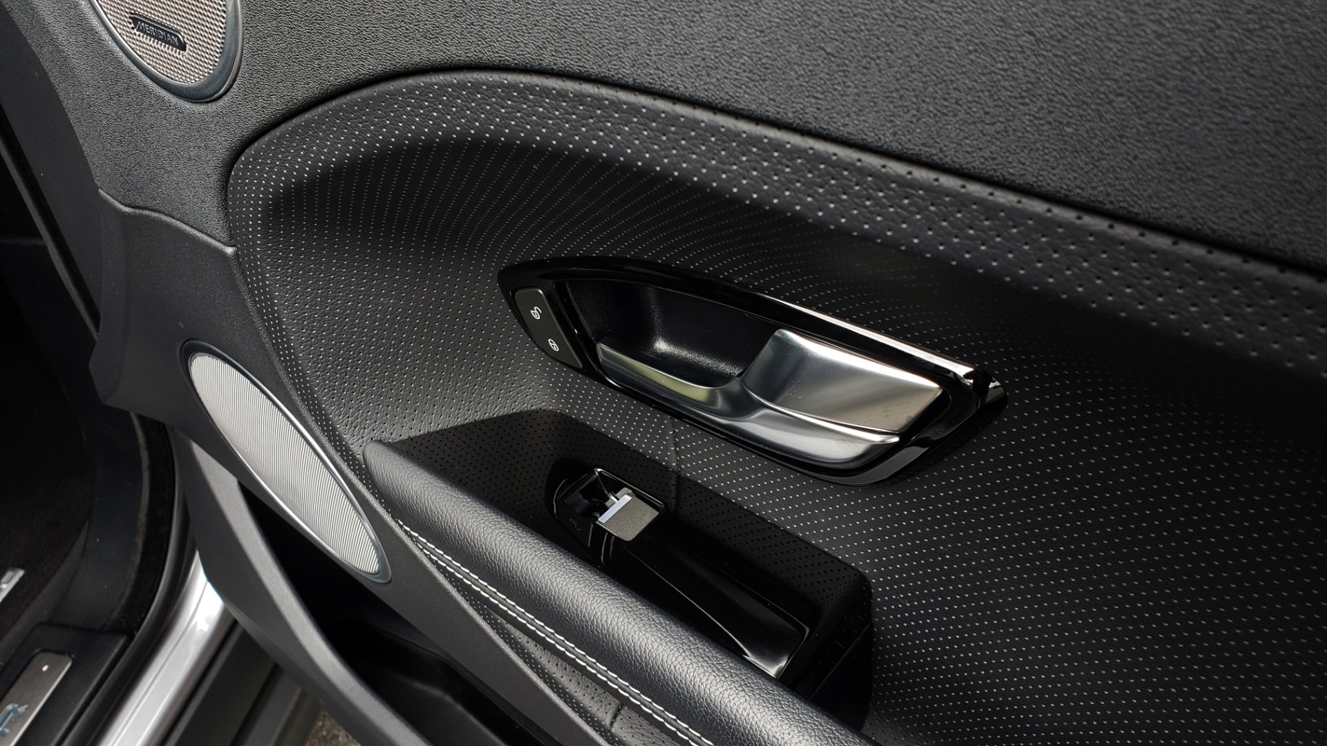 Used 2013 Land Rover RANGE ROVER EVOQUE DYNAMIC PREMIUM / NAV / PANO-ROOF / BLIND SPOT / REARVIEW for sale Sold at Formula Imports in Charlotte NC 28227 70