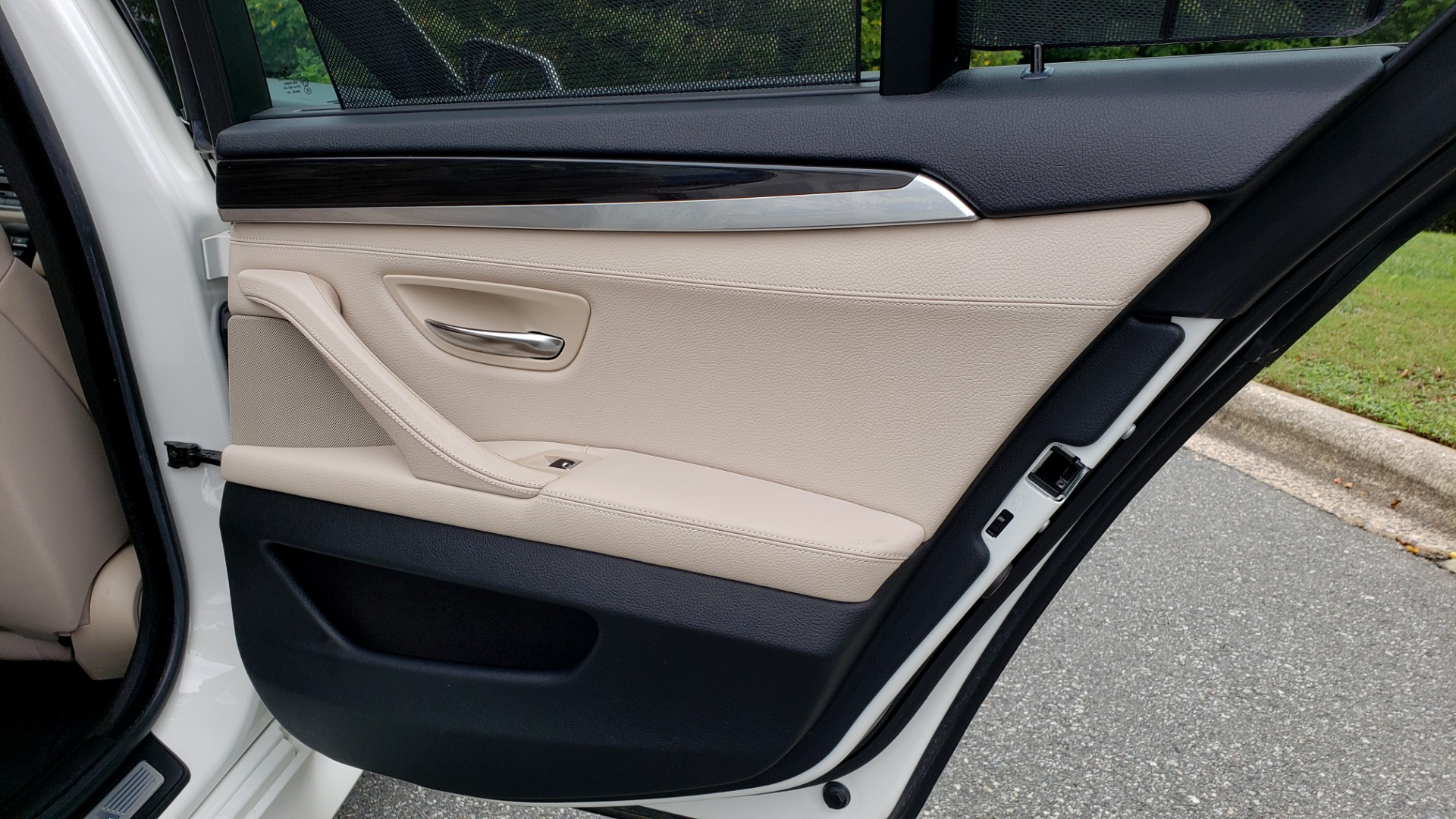 Used 2012 BMW 5 Series 550i M SPORT / PREMIUM SOUND / CONVENIENCE / HEADS UP DISPLAY / HEATED SEAT for sale $20,995 at Formula Imports in Charlotte NC 28227 58