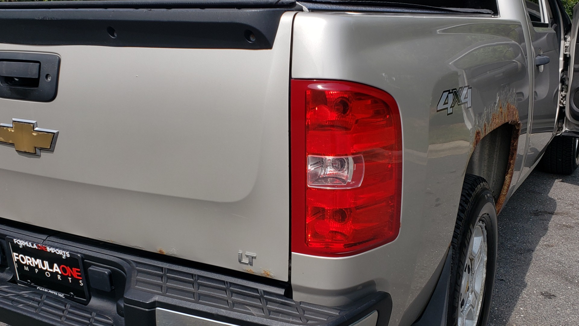 Used 2009 Chevrolet SILVERADO 1500 LT / CREWCAB / 5.3L V8 / 4WD / TRAILER PKG / REARVIEW for sale Sold at Formula Imports in Charlotte NC 28227 23