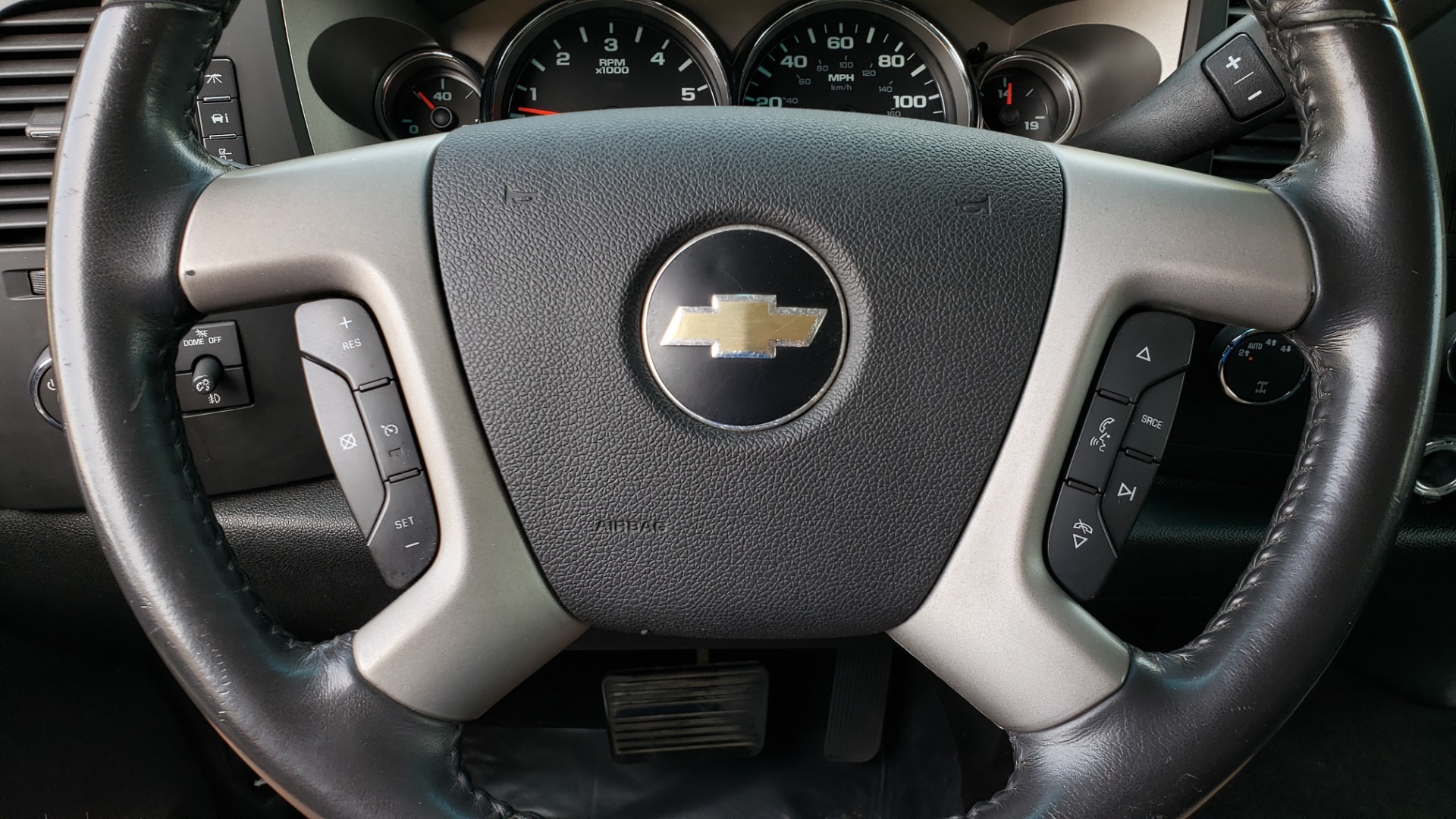 Used 2009 Chevrolet SILVERADO 1500 LT / CREWCAB / 5.3L V8 / 4WD / TRAILER PKG / REARVIEW for sale Sold at Formula Imports in Charlotte NC 28227 34