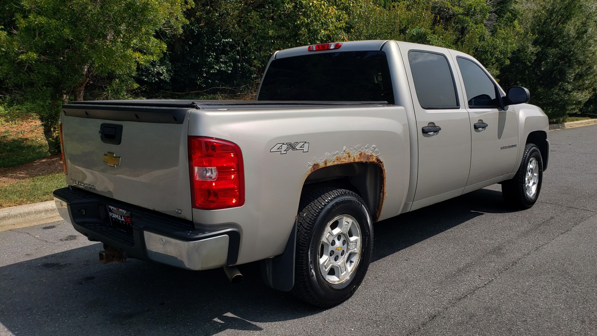Used 2009 Chevrolet SILVERADO 1500 LT / CREWCAB / 5.3L V8 / 4WD / TRAILER PKG / REARVIEW for sale Sold at Formula Imports in Charlotte NC 28227 6