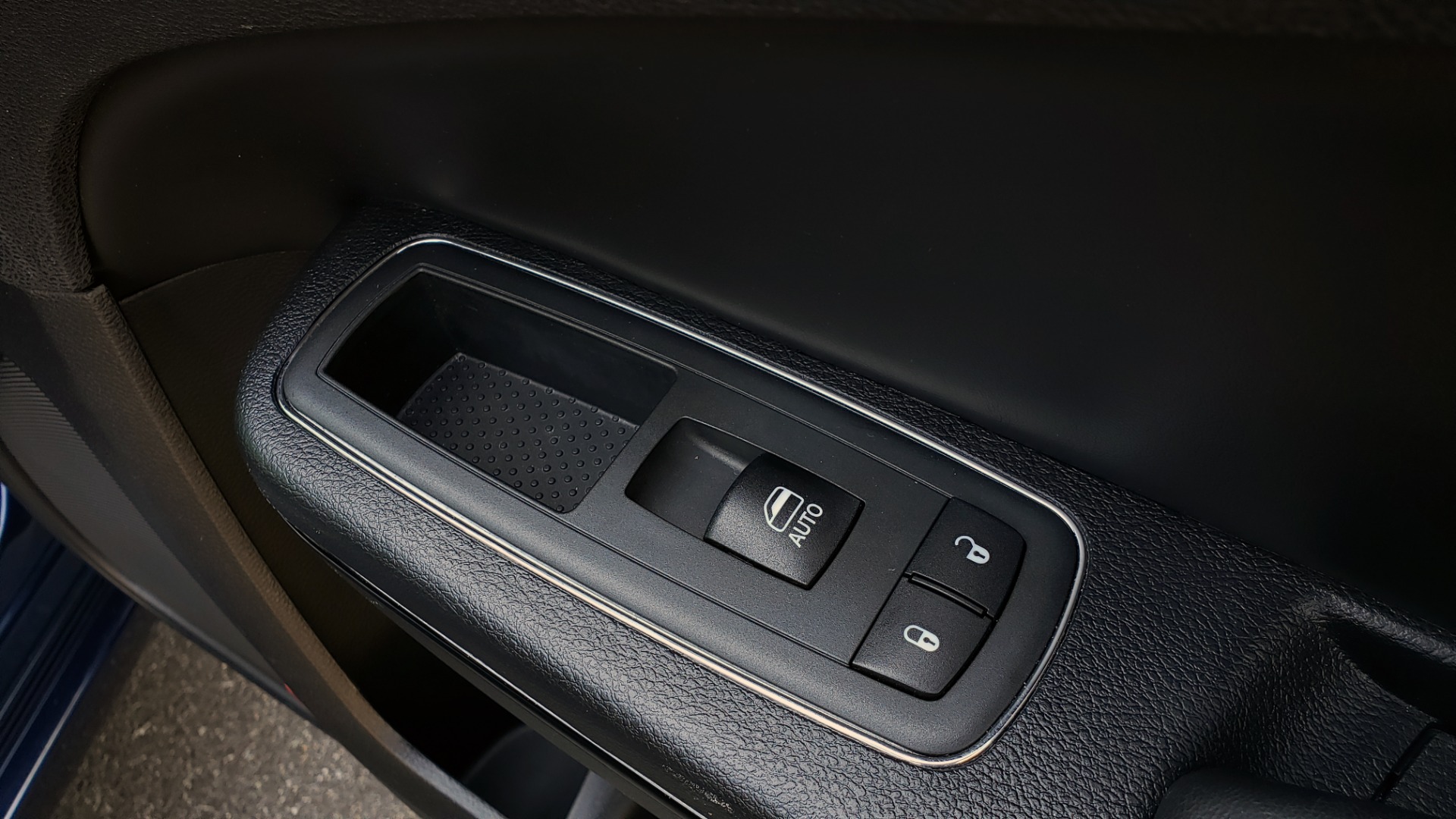 Used 2014 Chrysler 300 S AWD / SAFETY TEC / BLIND SPOT / LIGHT GRP / LUXURY GRP for sale Sold at Formula Imports in Charlotte NC 28227 69