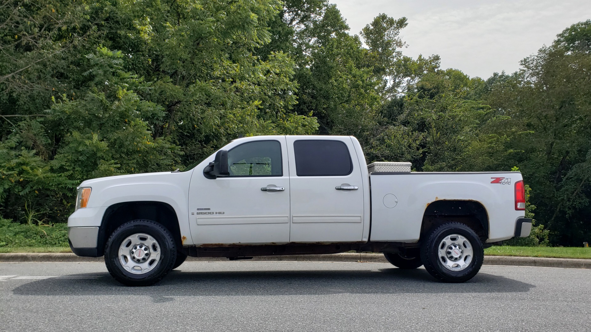 Used 2009 GMC SIERRA 2500HD SLE 4WD CREWCAB / 6.6L DURAMAX / 6-SPD ALLISON for sale Sold at Formula Imports in Charlotte NC 28227 2