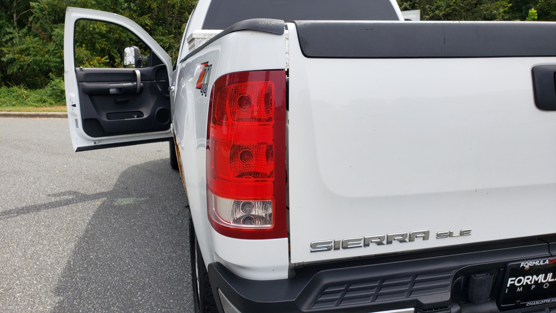 Used 2009 GMC SIERRA 2500HD SLE 4WD CREWCAB / 6.6L DURAMAX / 6-SPD ALLISON for sale Sold at Formula Imports in Charlotte NC 28227 25
