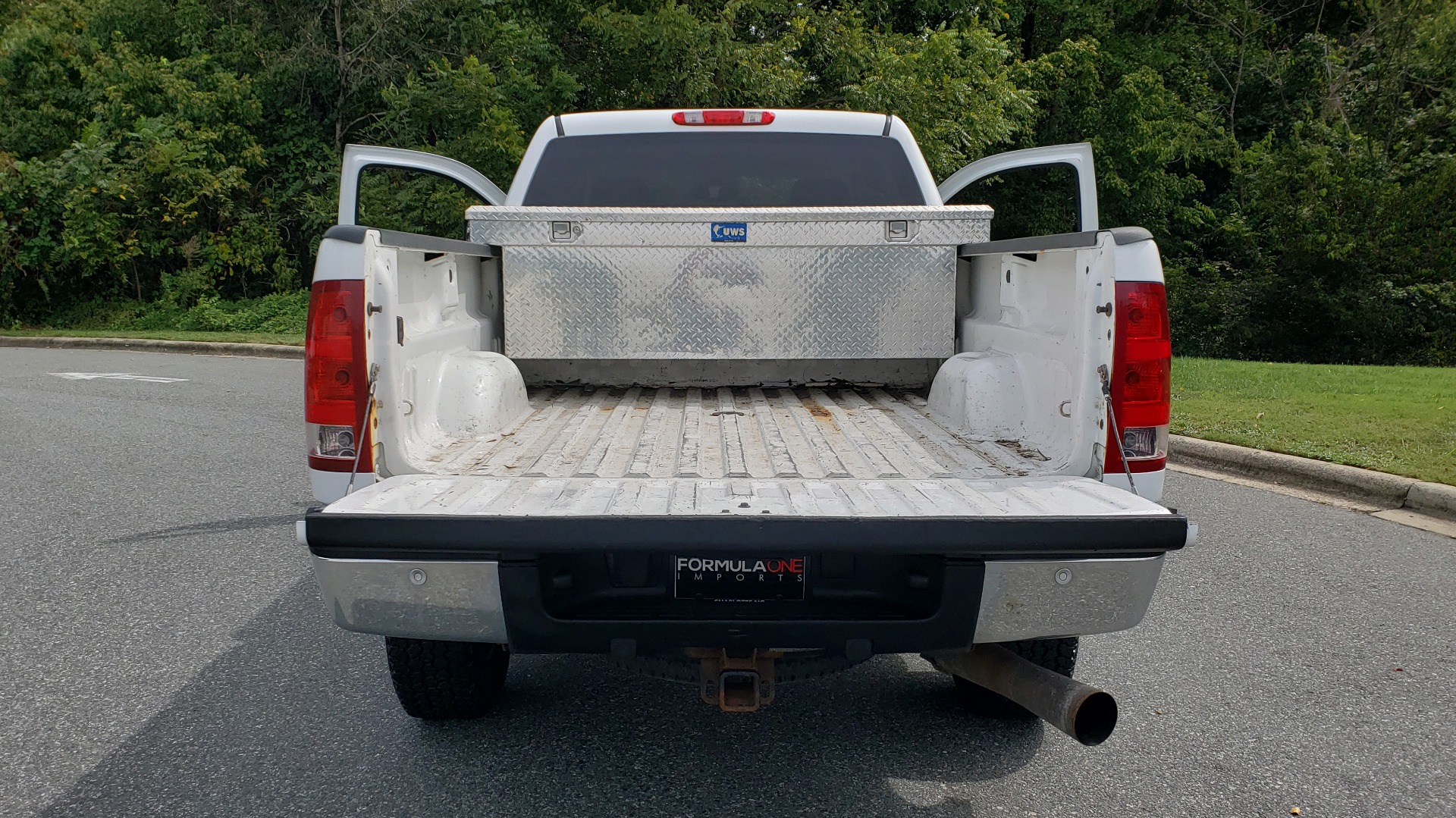 Used 2009 GMC SIERRA 2500HD SLE 4WD CREWCAB / 6.6L DURAMAX / 6-SPD ALLISON for sale Sold at Formula Imports in Charlotte NC 28227 28
