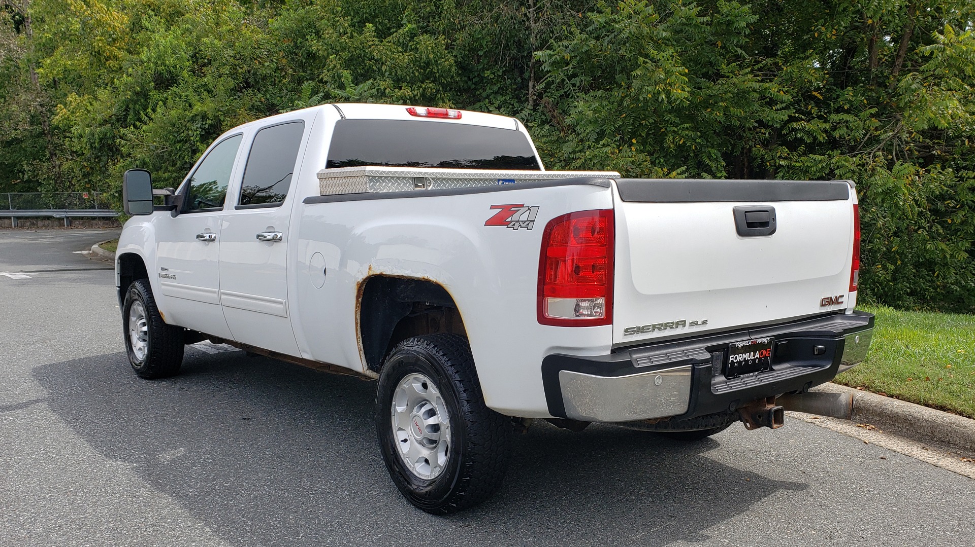 Used 2009 GMC SIERRA 2500HD SLE 4WD CREWCAB / 6.6L DURAMAX / 6-SPD ALLISON for sale Sold at Formula Imports in Charlotte NC 28227 3
