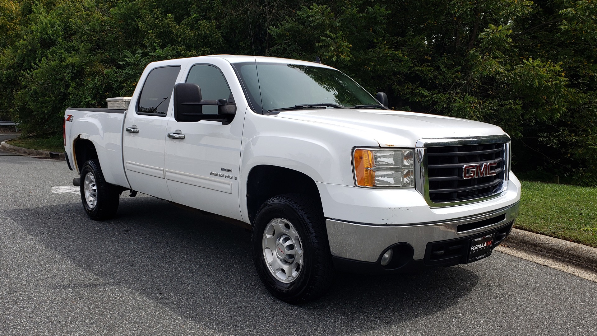 Used 2009 GMC SIERRA 2500HD SLE 4WD CREWCAB / 6.6L DURAMAX / 6-SPD ALLISON for sale Sold at Formula Imports in Charlotte NC 28227 4