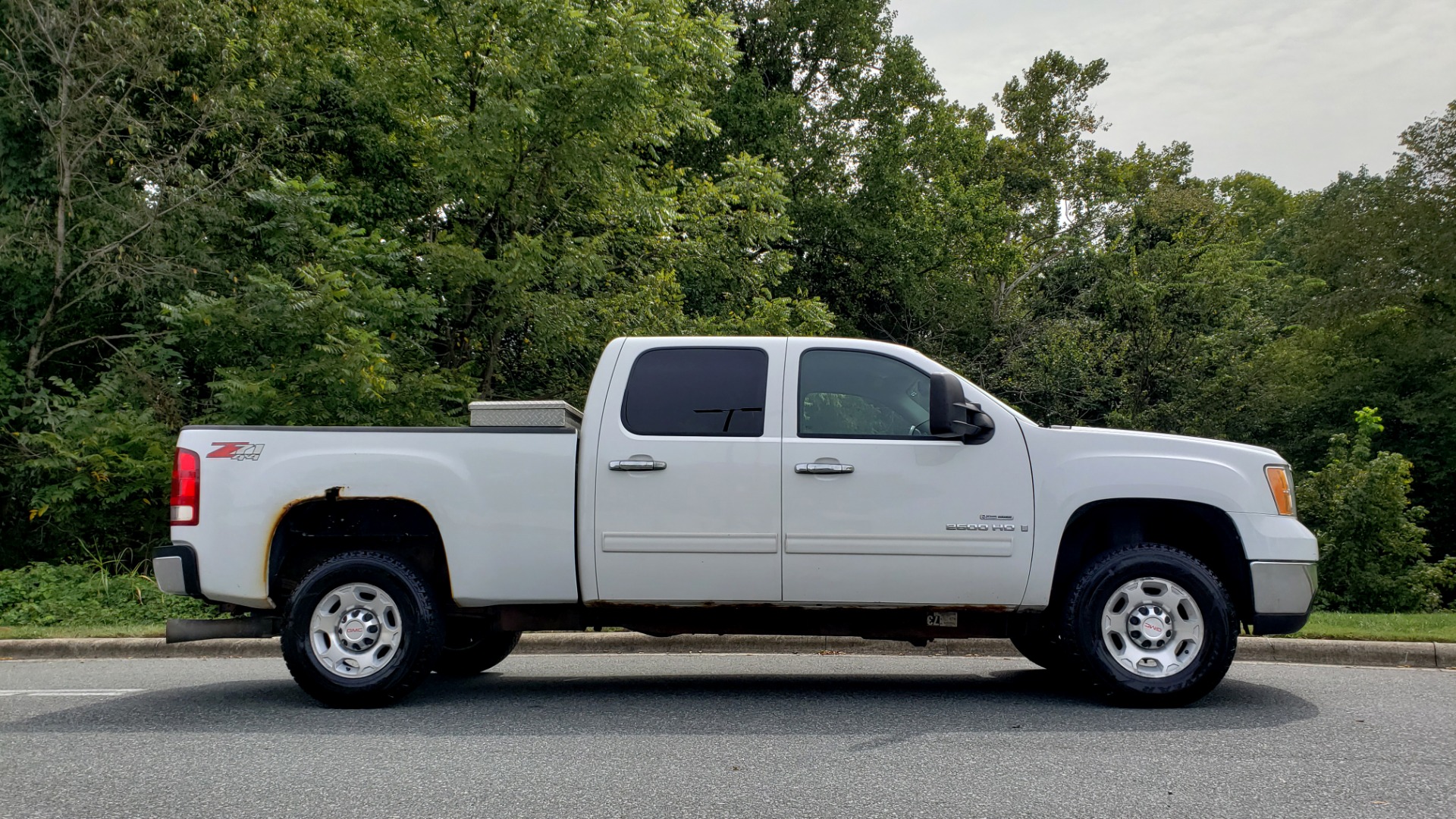 Used 2009 GMC SIERRA 2500HD SLE 4WD CREWCAB / 6.6L DURAMAX / 6-SPD ALLISON for sale Sold at Formula Imports in Charlotte NC 28227 5