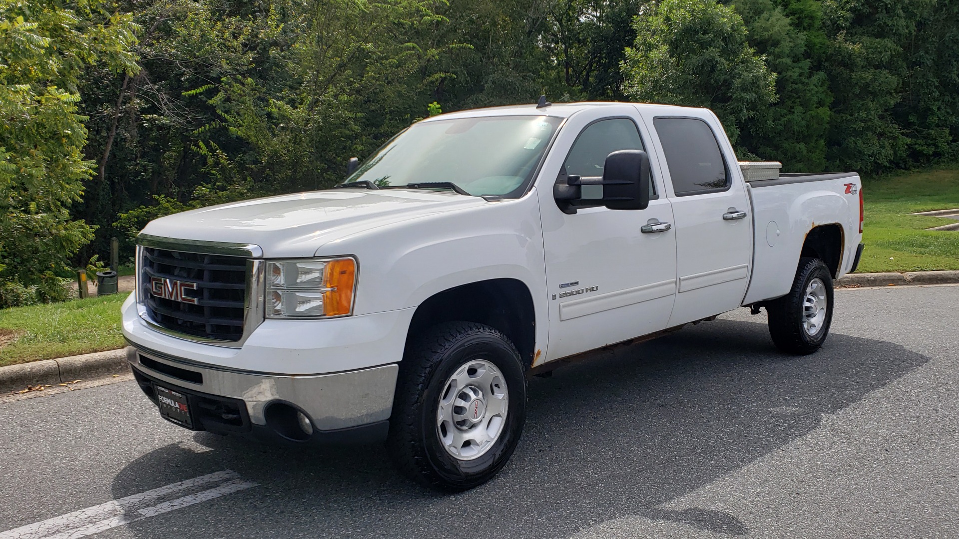 Used 2009 GMC SIERRA 2500HD SLE 4WD CREWCAB / 6.6L DURAMAX / 6-SPD ALLISON for sale Sold at Formula Imports in Charlotte NC 28227 1