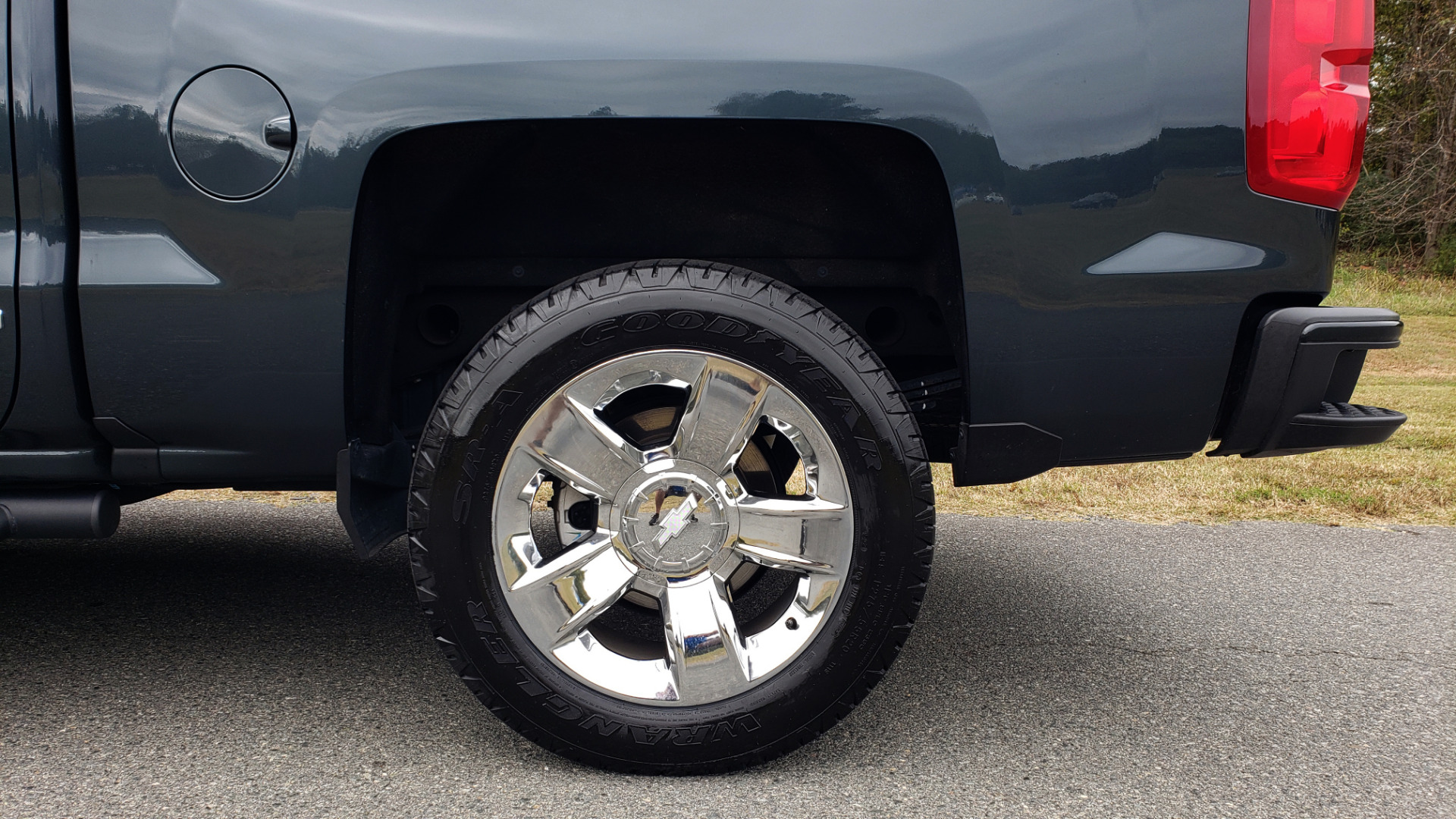 Used 2017 Chevrolet SILVERADO 1500 LTZ 4WD / NAV / BOSE / LEATHER / CAMERA / LOADED for sale Sold at Formula Imports in Charlotte NC 28227 16