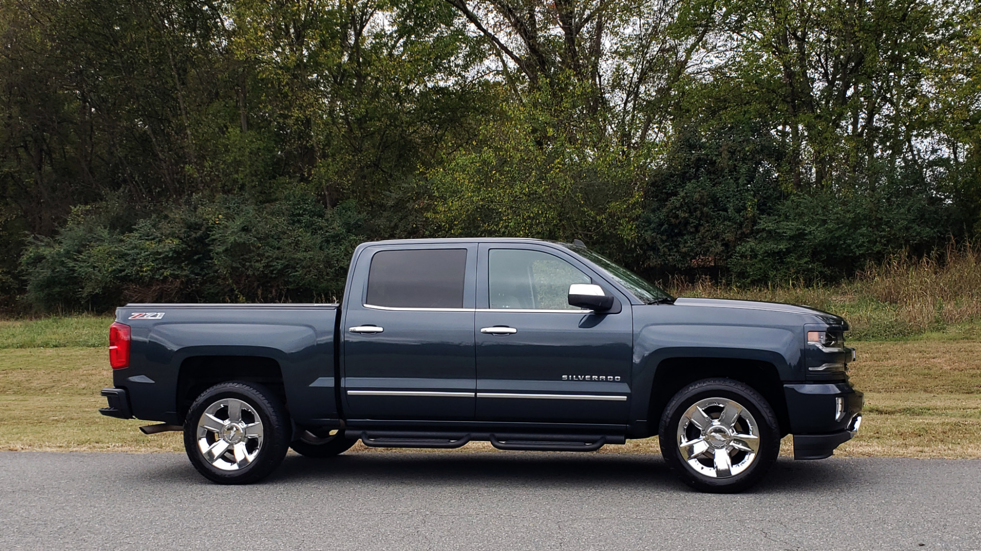 Used 2017 Chevrolet SILVERADO 1500 LTZ 4WD / NAV / BOSE / LEATHER / CAMERA / LOADED for sale Sold at Formula Imports in Charlotte NC 28227 26