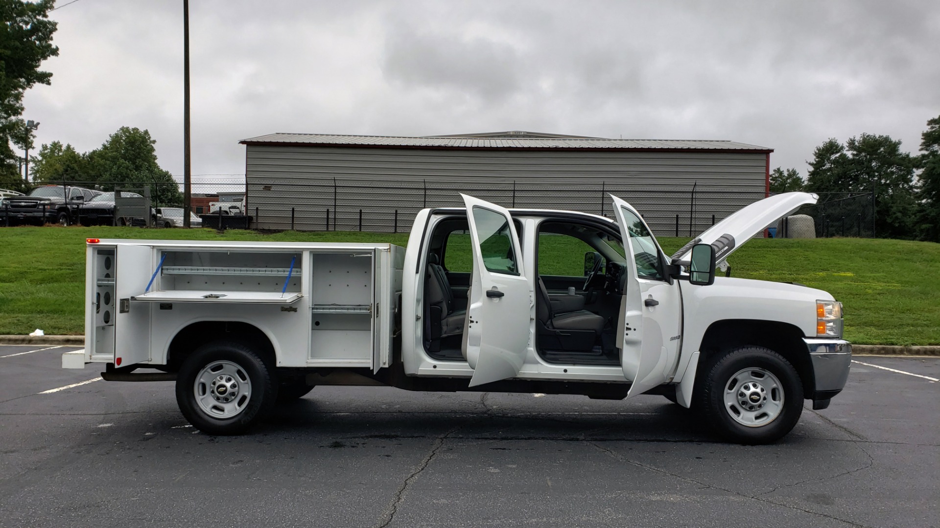 Used 2014 Chevrolet SILVERADO 2500HD WORK TRUCK 4WD / 6.0L V8 / AUTO / TOOL BOX / CLEAN for sale Sold at Formula Imports in Charlotte NC 28227 15