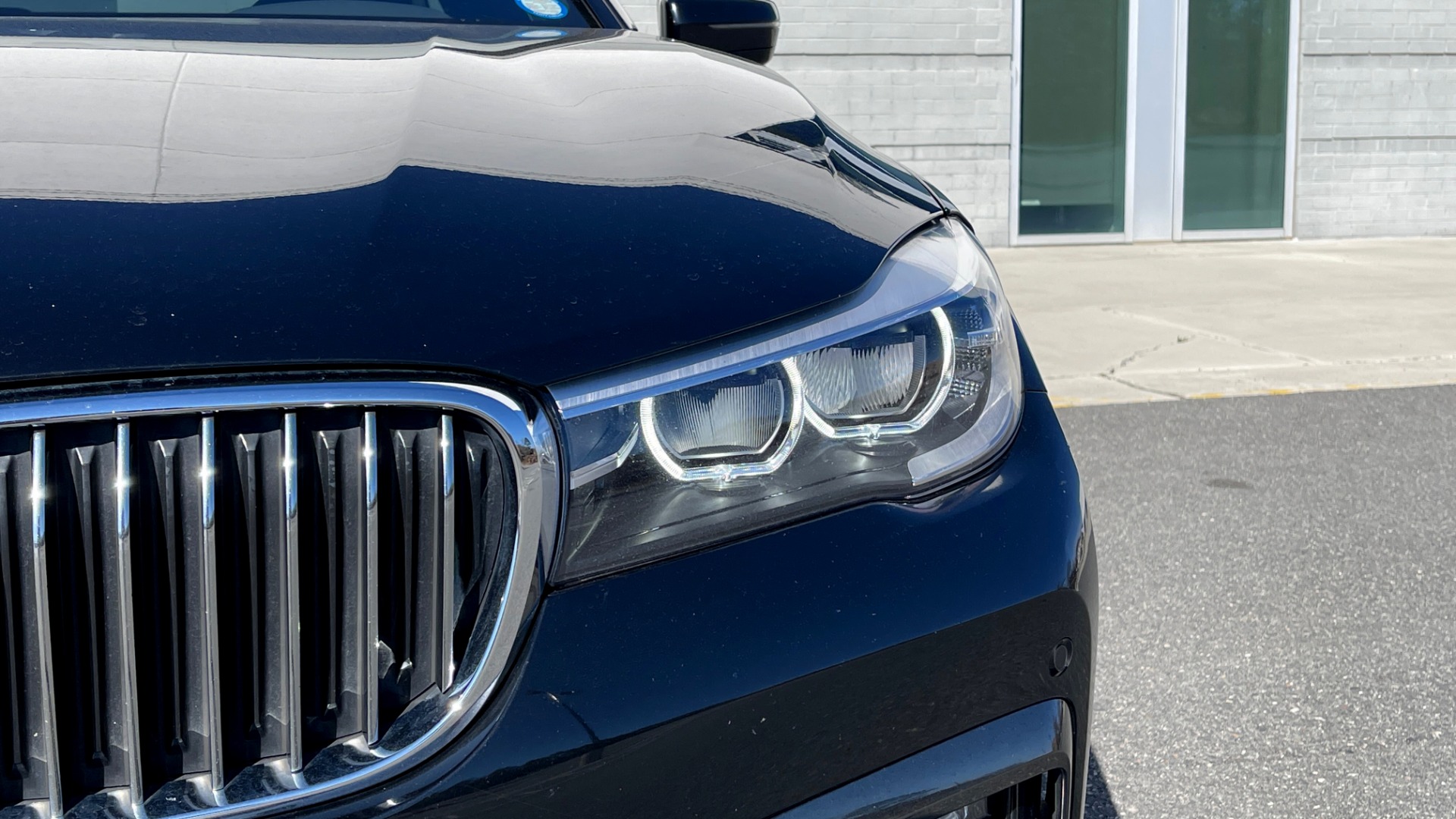 Used 2019 BMW 7 SERIES 740I XDRIVE M-SPORT / CLD WTHR / NAV / SUNROOF / REARVIEW / 22IN WHLS for sale Sold at Formula Imports in Charlotte NC 28227 17