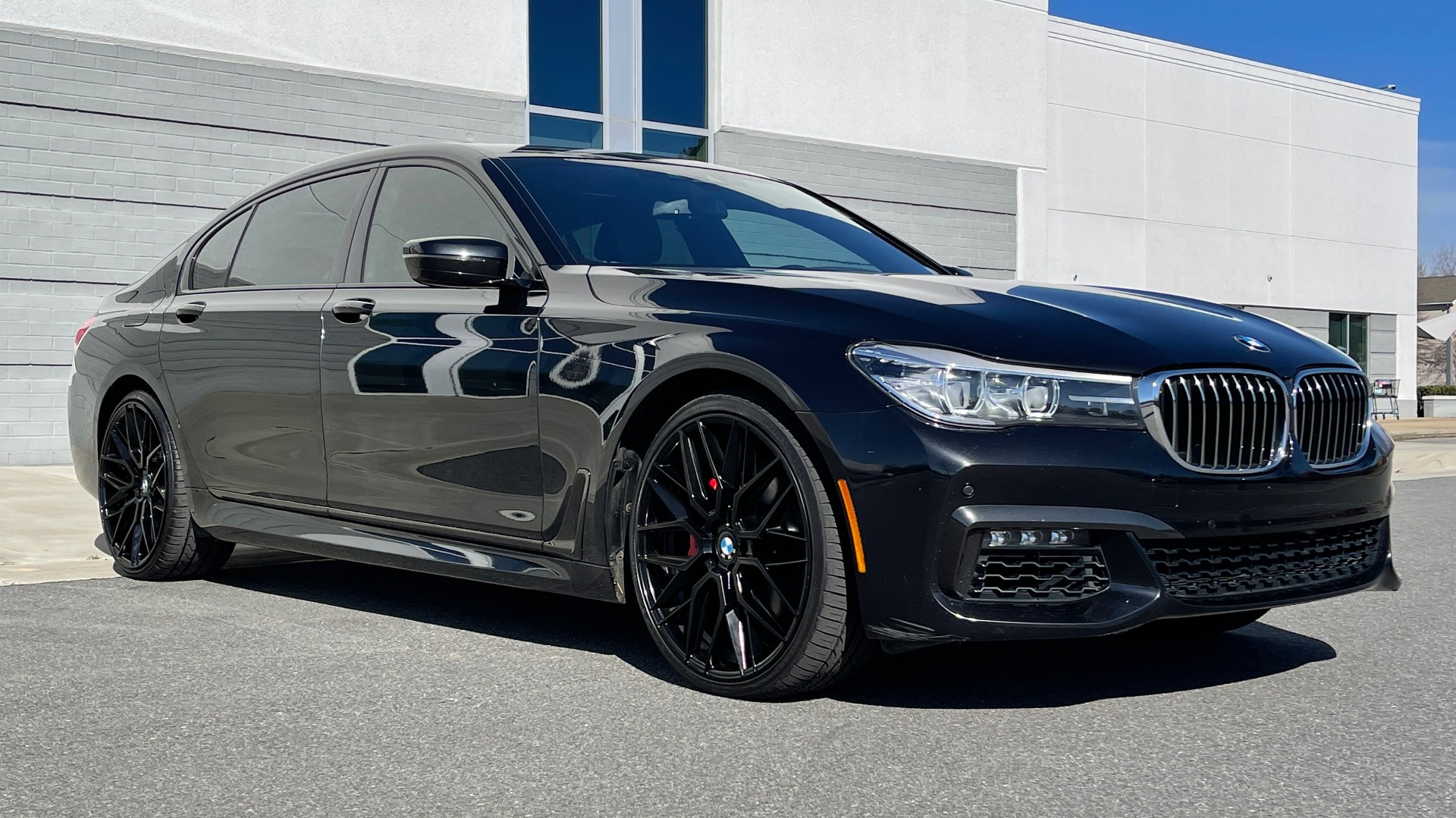 Used 2019 BMW 7 SERIES 740I XDRIVE M-SPORT / CLD WTHR / NAV / SUNROOF / REARVIEW / 22IN WHLS for sale Sold at Formula Imports in Charlotte NC 28227 4
