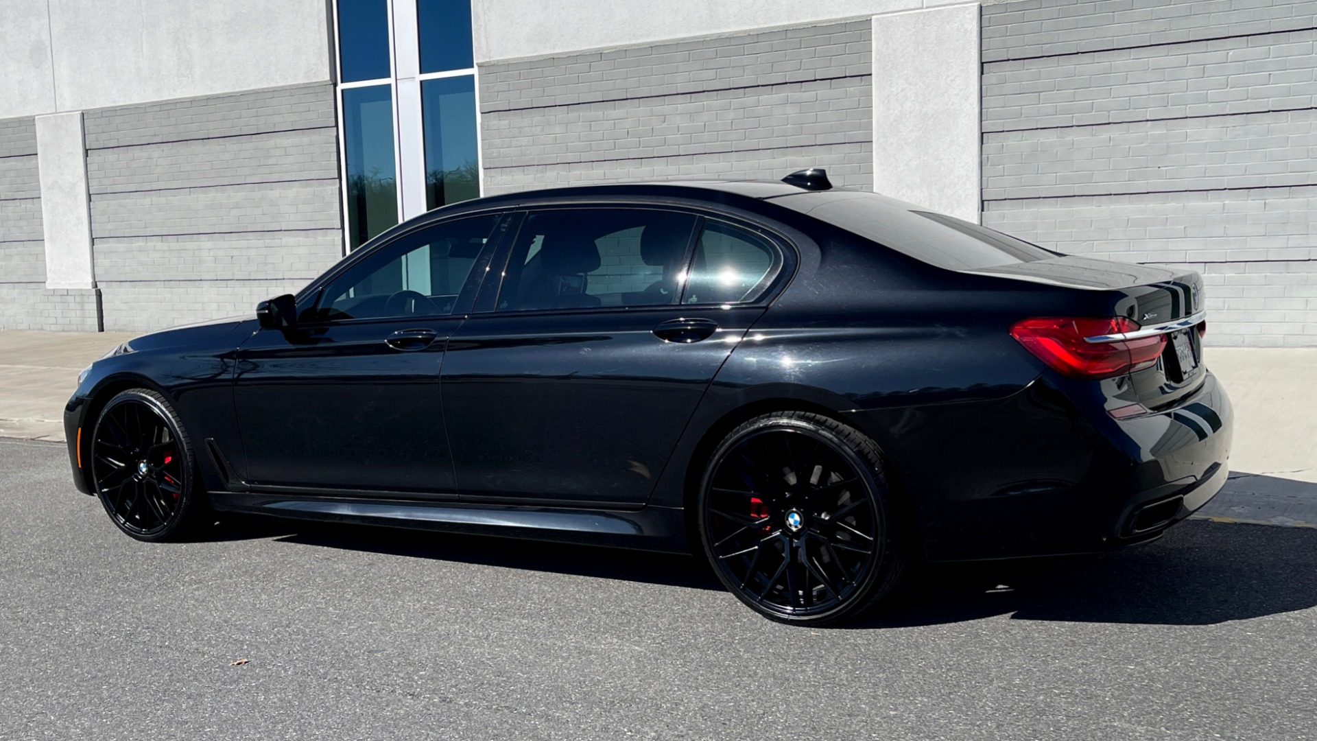 Used 2019 BMW 7 SERIES 740I XDRIVE M-SPORT / CLD WTHR / NAV / SUNROOF / REARVIEW / 22IN WHLS for sale Sold at Formula Imports in Charlotte NC 28227 5