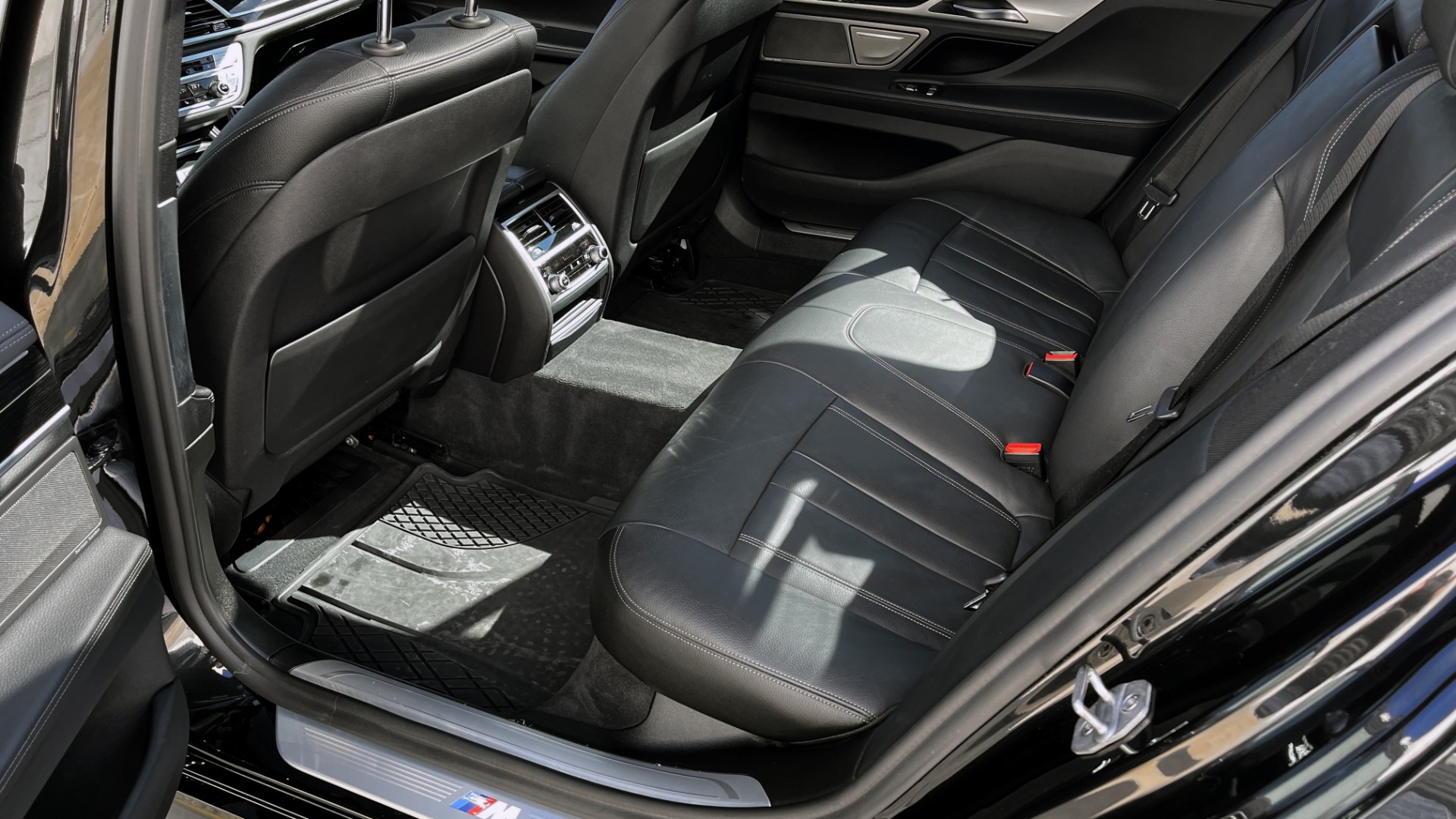 Used 2019 BMW 7 SERIES 740I XDRIVE M-SPORT / CLD WTHR / NAV / SUNROOF / REARVIEW / 22IN WHLS for sale Sold at Formula Imports in Charlotte NC 28227 54