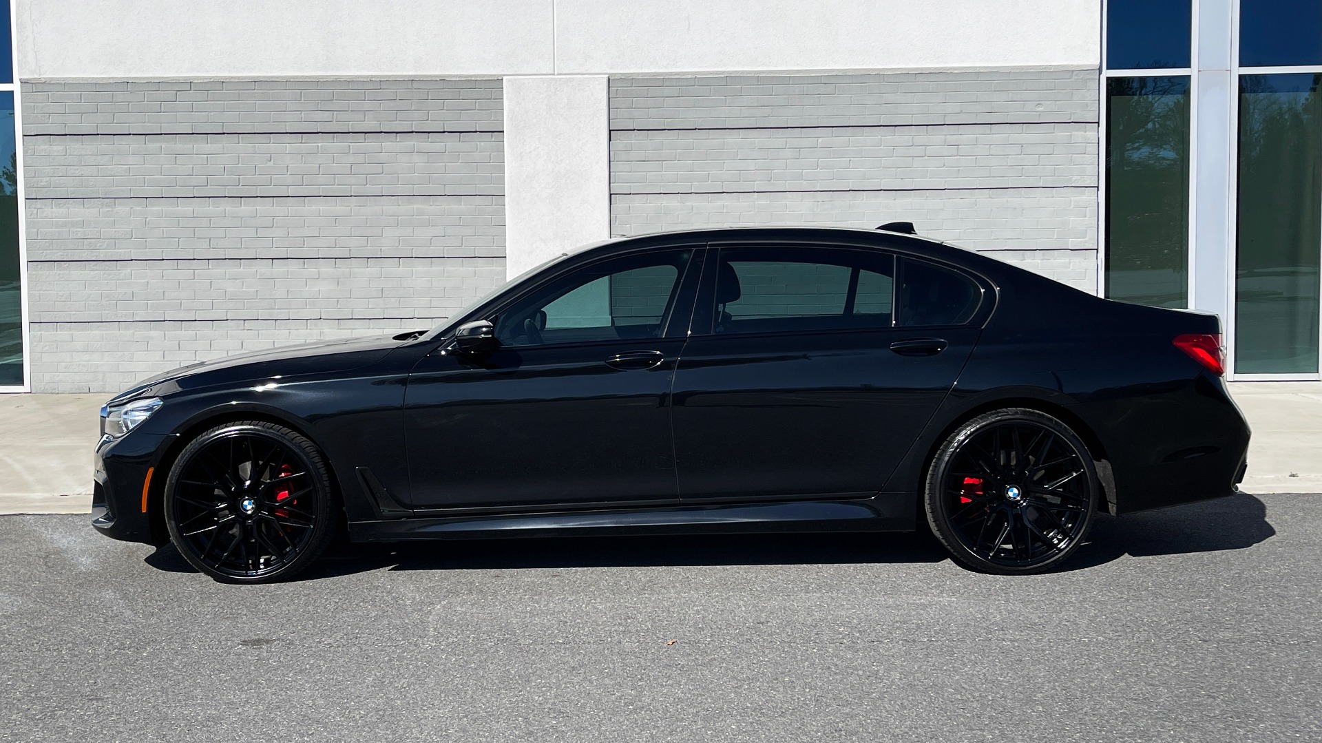 Used 2019 BMW 7 SERIES 740I XDRIVE M-SPORT / CLD WTHR / NAV / SUNROOF / REARVIEW / 22IN WHLS for sale Sold at Formula Imports in Charlotte NC 28227 6