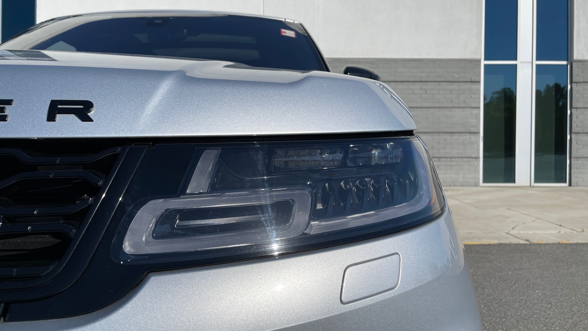 Used 2019 Land Rover RANGE ROVER SPORT HSE DYNAMIC / 3.0L SC V6 / 8-SPD / APPLE / NAV / SUNROOF / REARVIEW for sale Sold at Formula Imports in Charlotte NC 28227 11